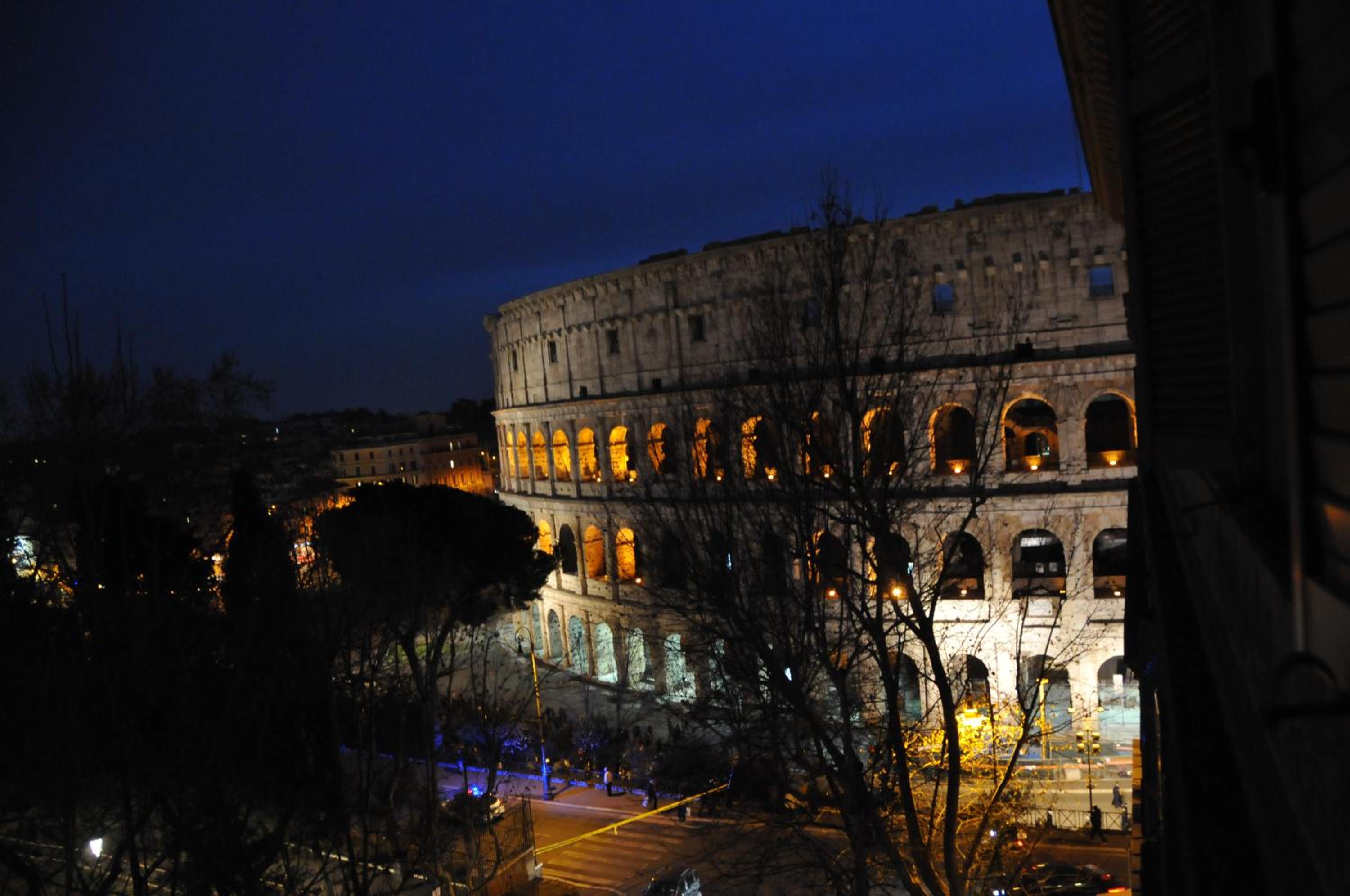 Deluxe Double Room with Coliseum View photo 3
