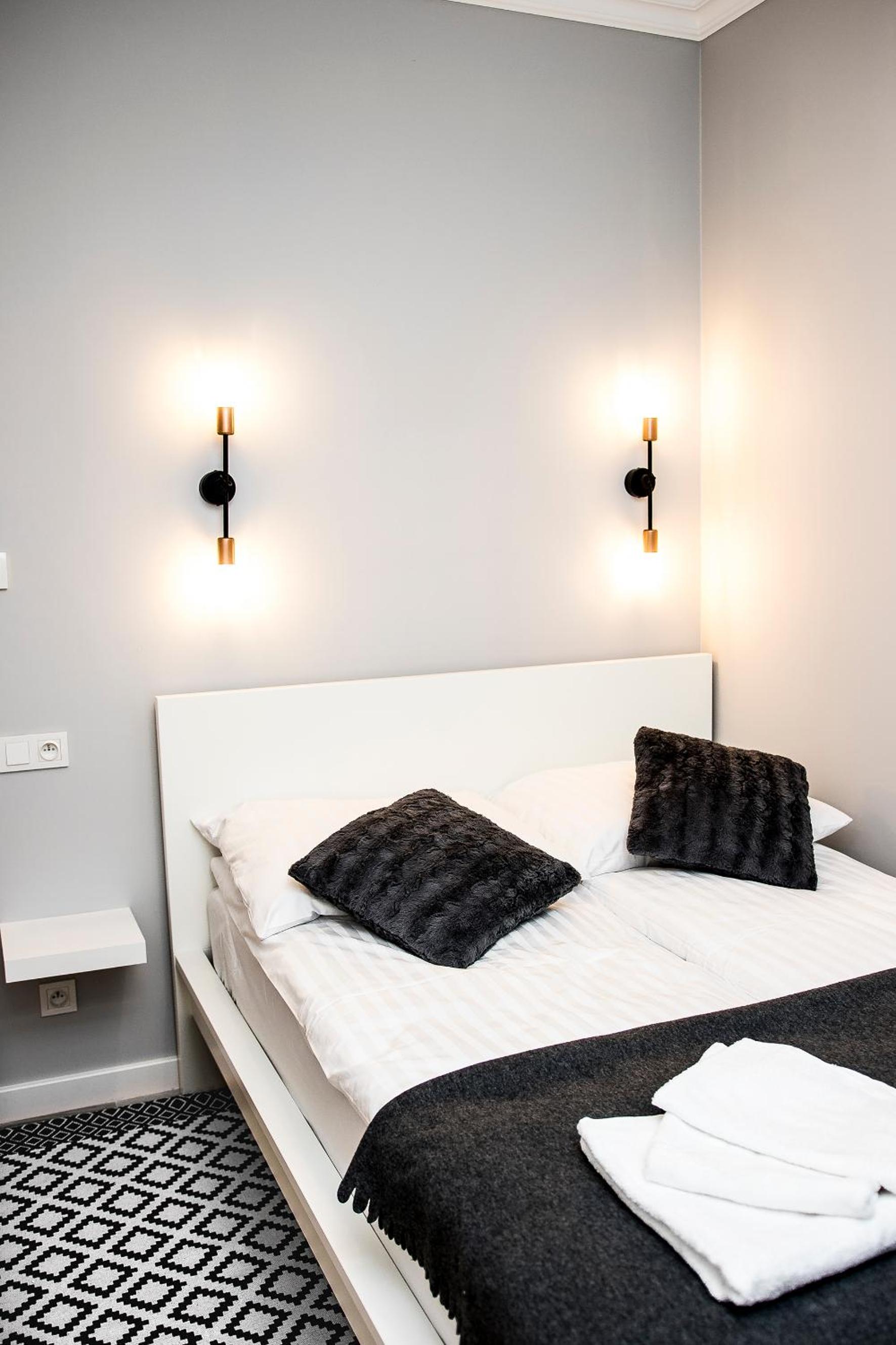 One-Bedroom Apartment - Photo 4