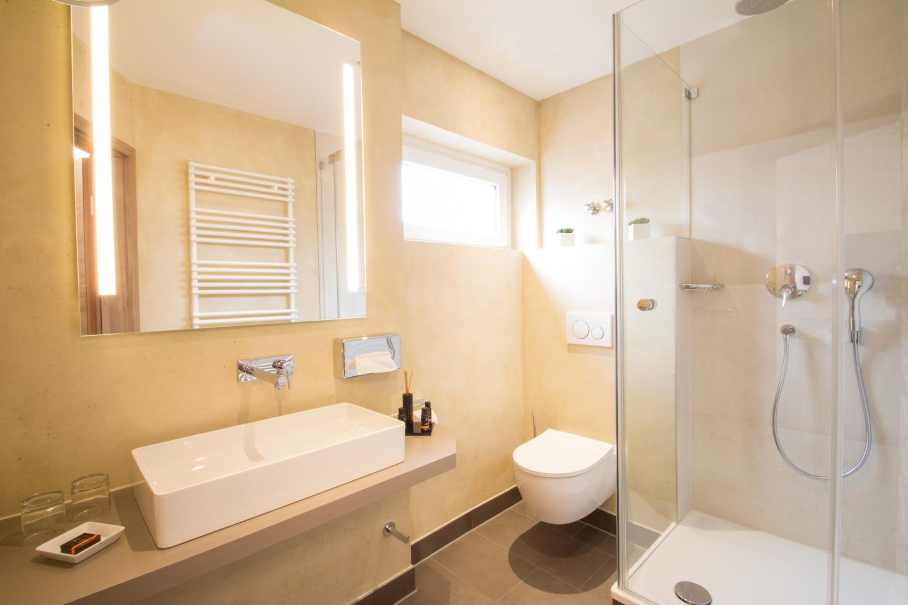 Standard Double Room - Photo 10