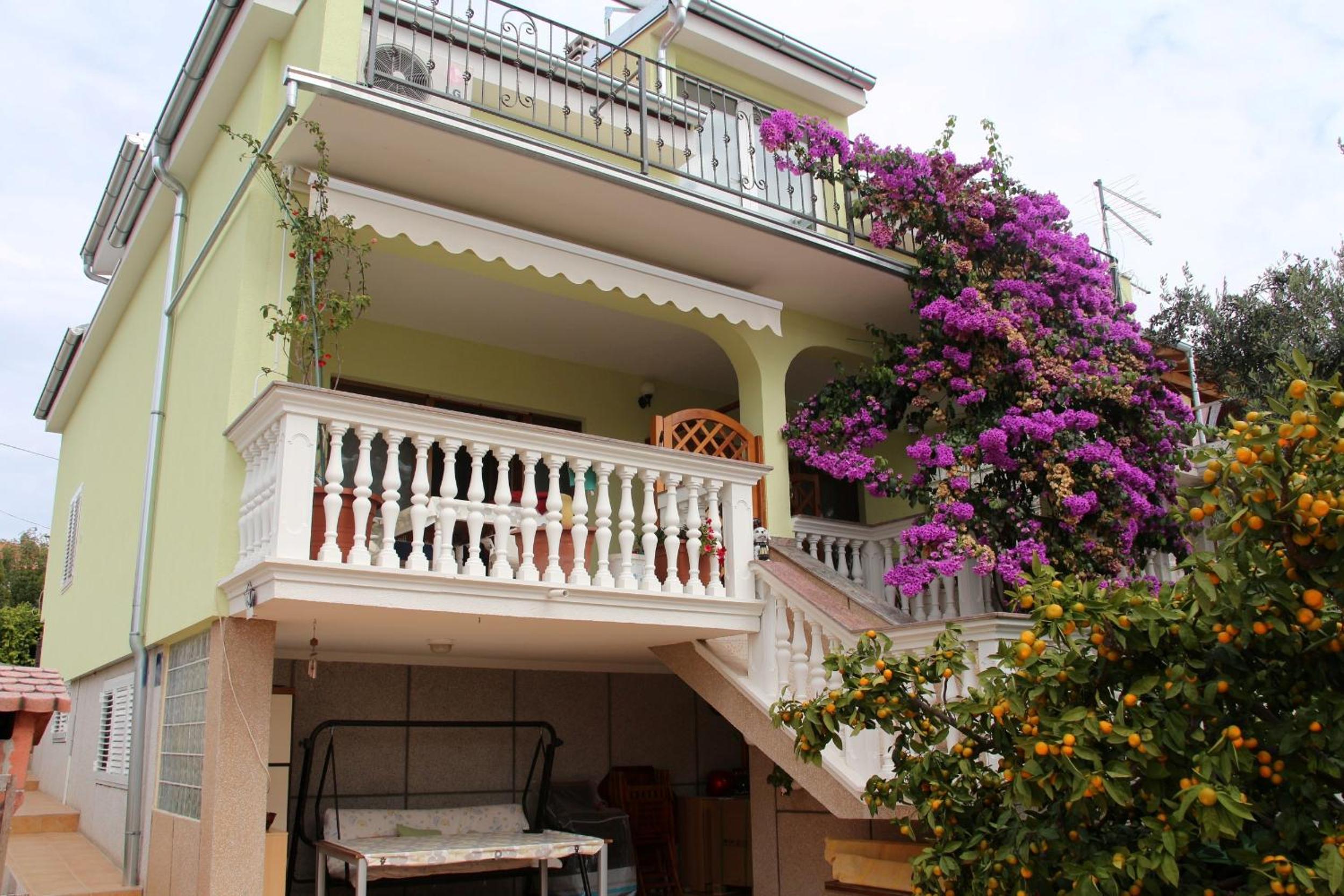 Apartment with Garden View - Photo 2