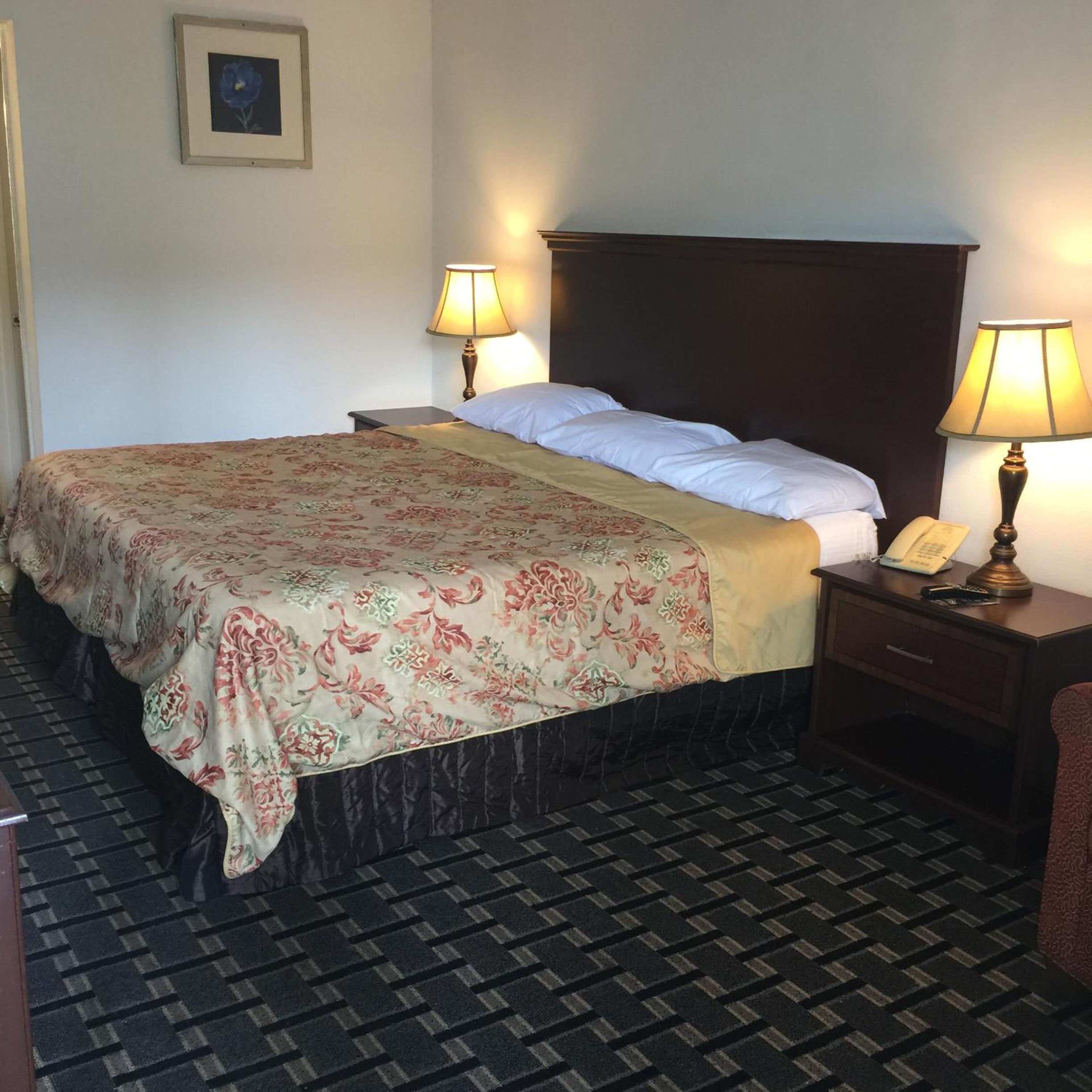 Premium King Room - Photo 2