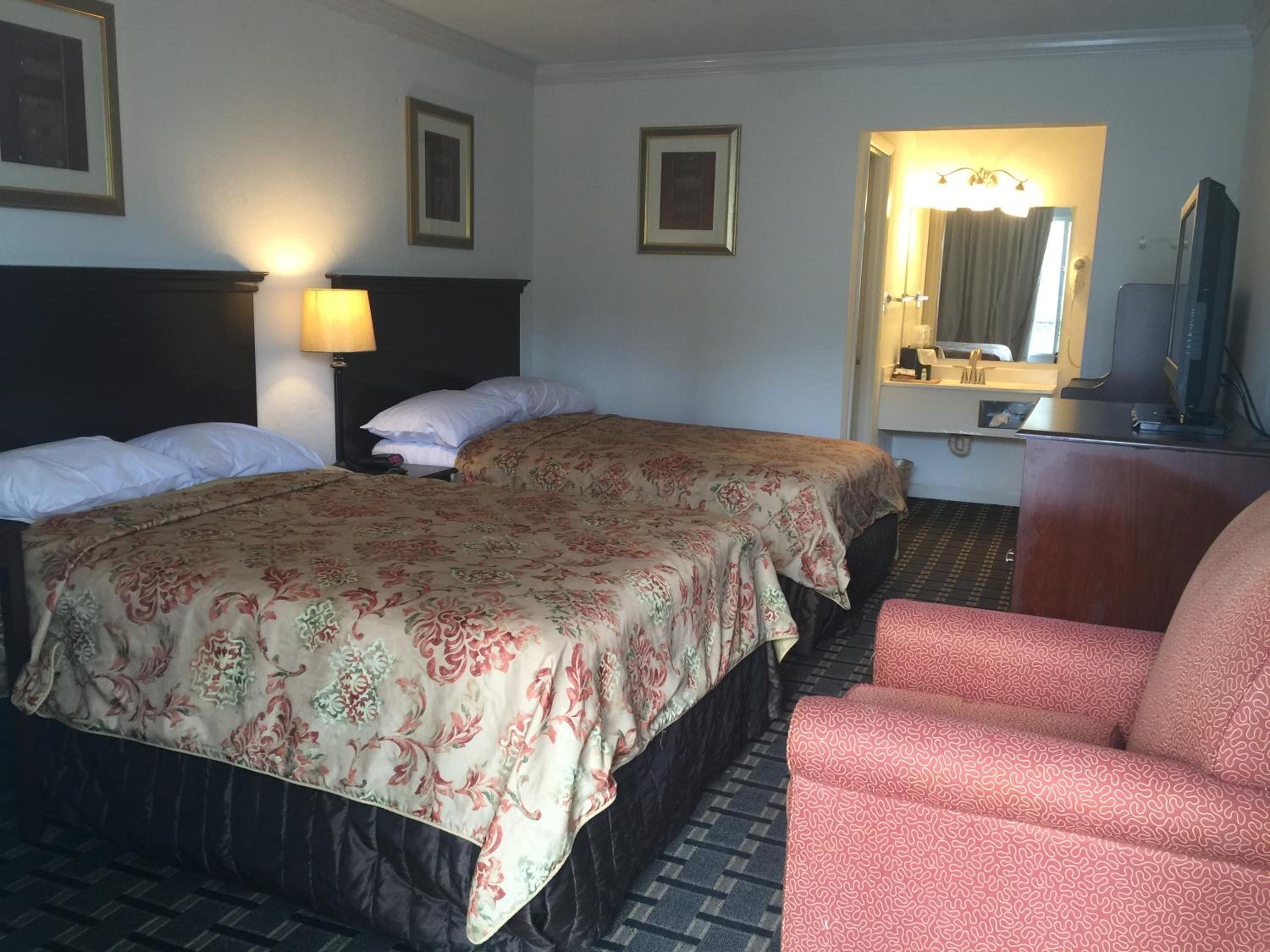 Double Room with Two Double Beds - Photo 4