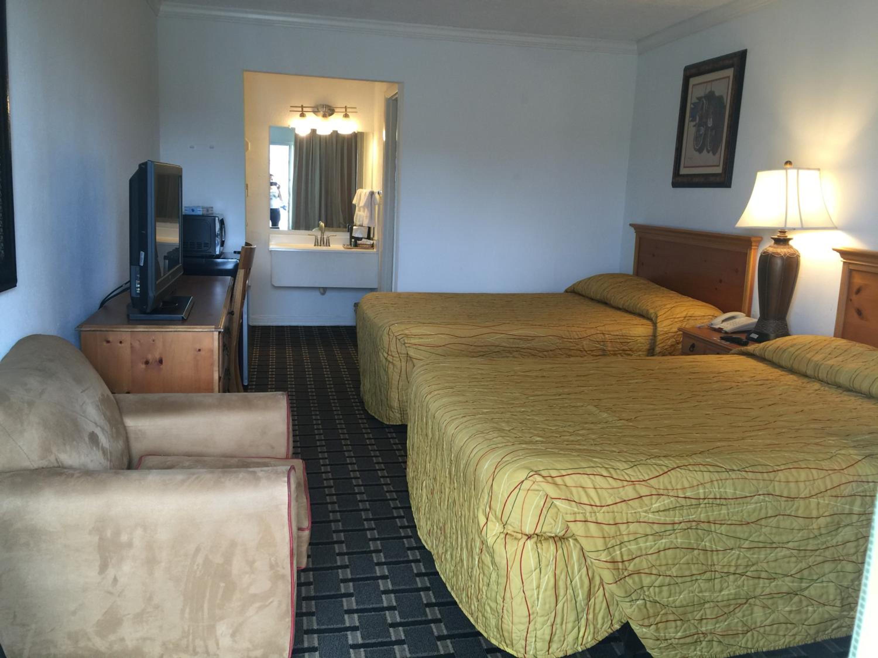 Double Room with Two Double Beds - Photo 5
