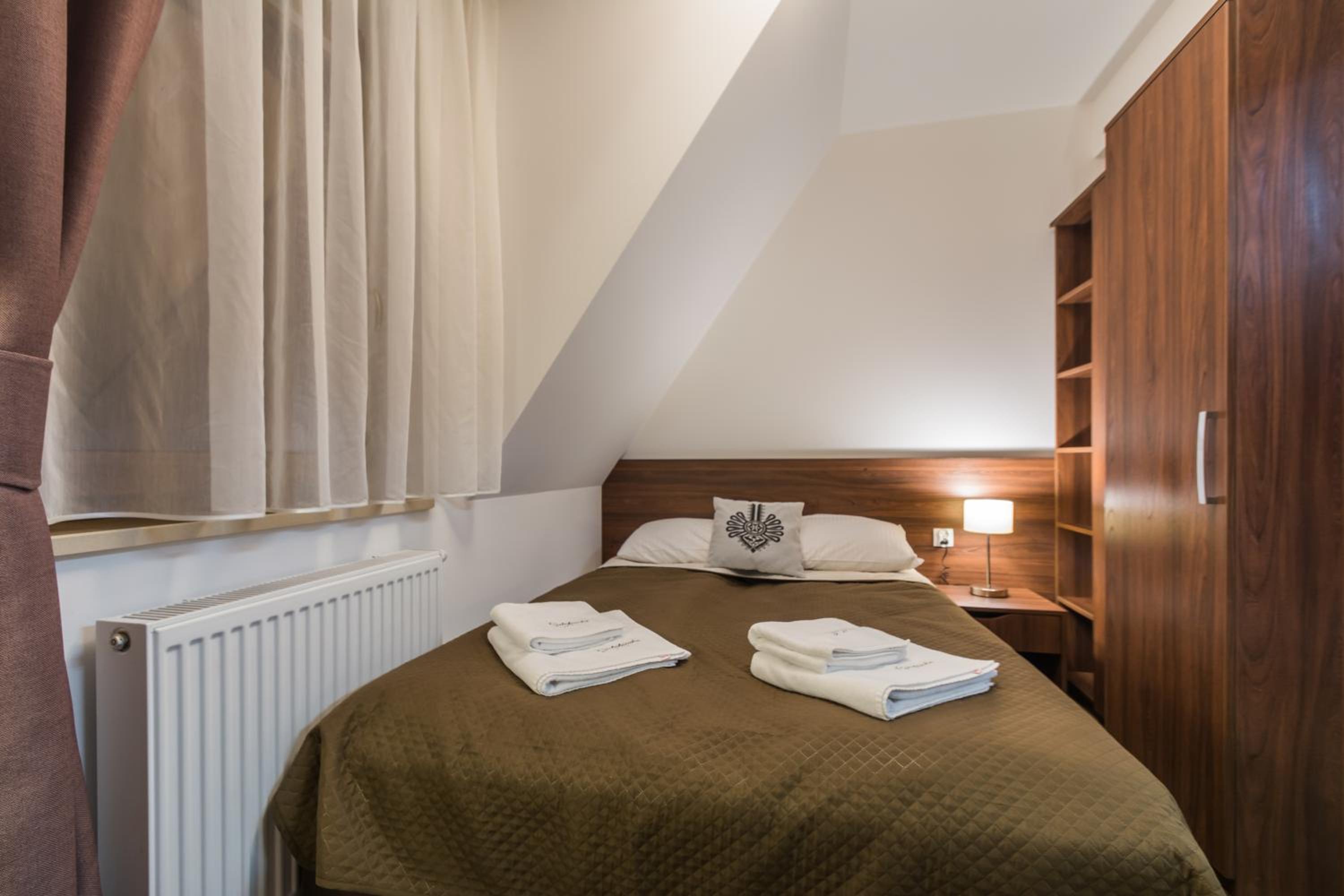 Small Single Room photo 2