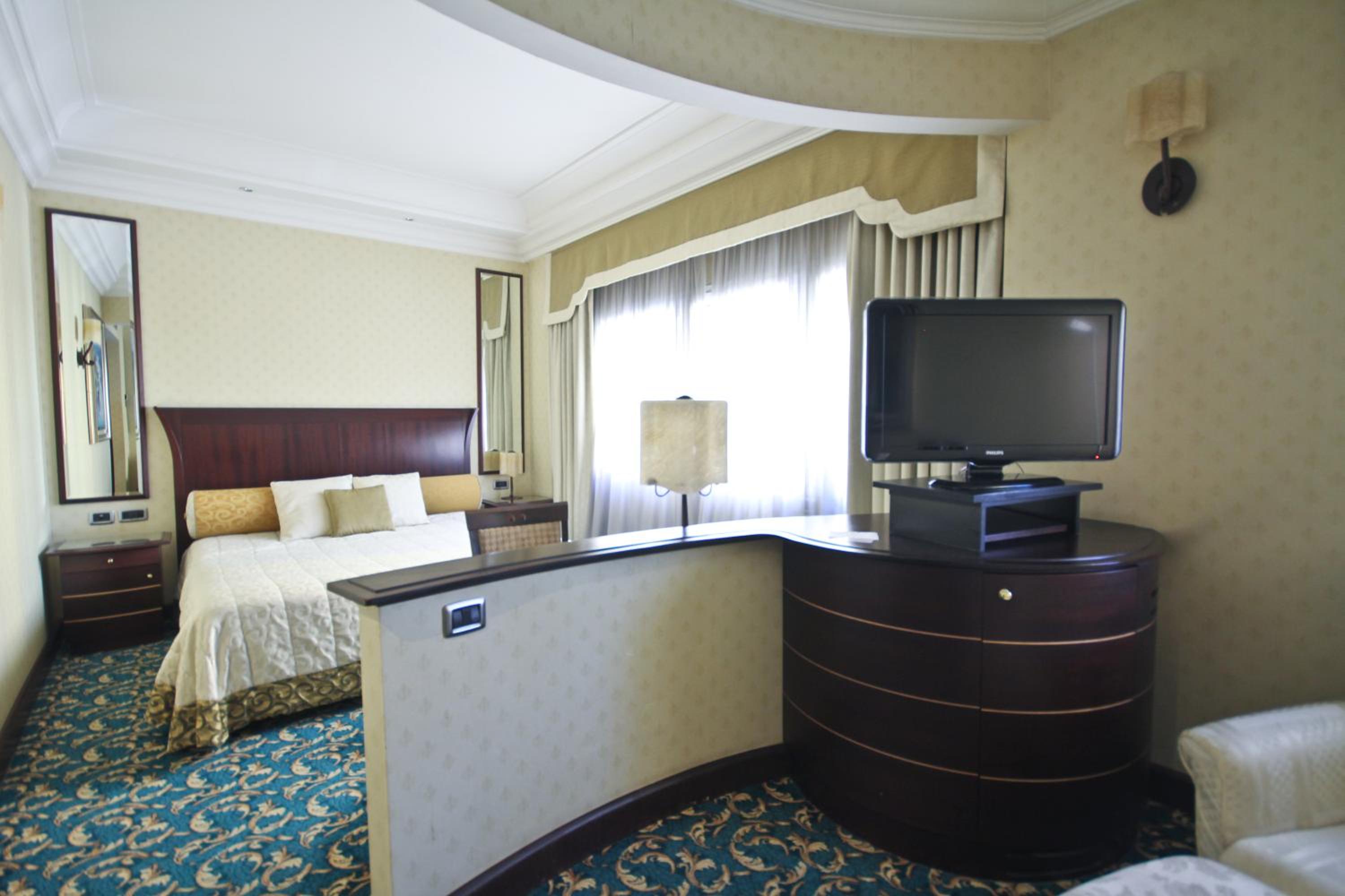 Deluxe Suite - Photo 5