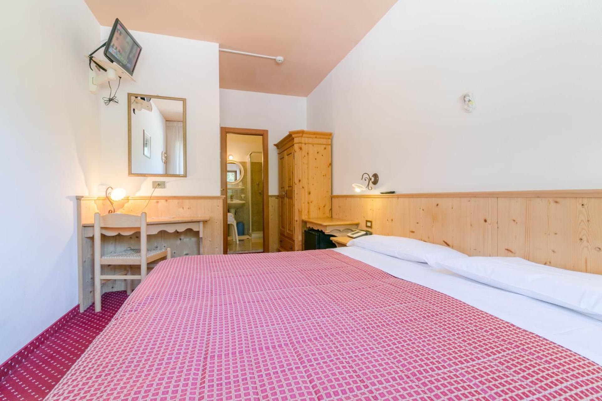 Economy Double Room photo 2