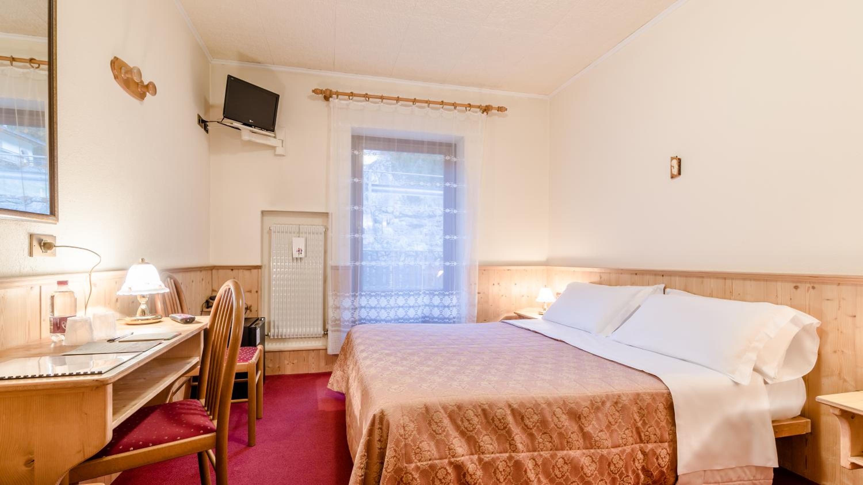 Economy Double Room photo 1