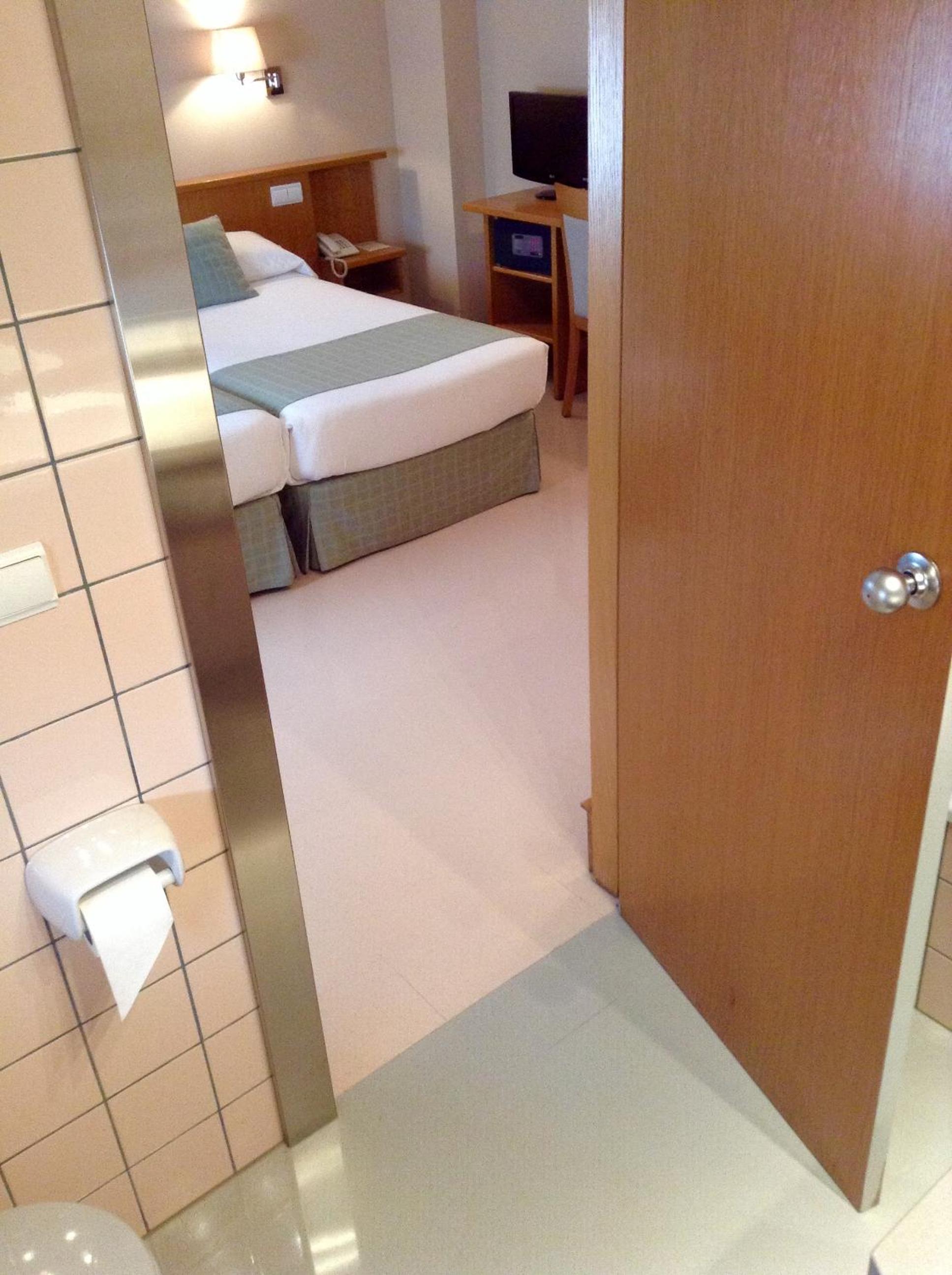 Twin Room with Parking photo 3