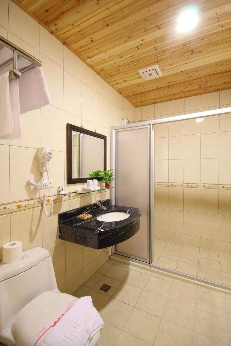Deluxe Double Room with Balcony photo 3