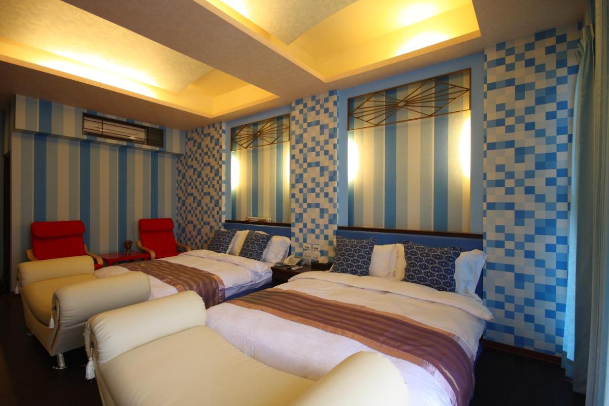 Quadruple Room with Balcony photo 2