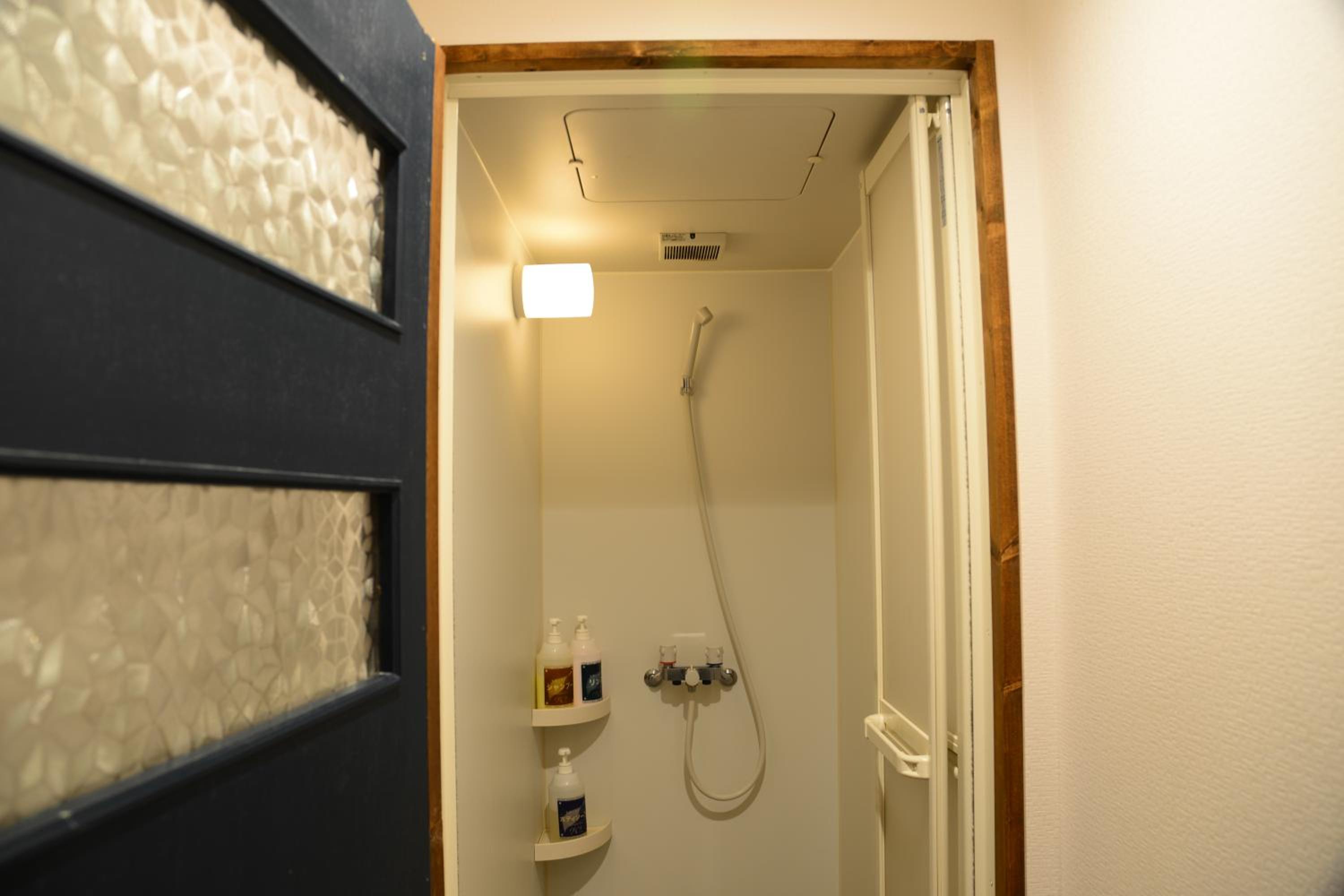 Triple Room with Shared Bathroom - Non-Smoking photo 3