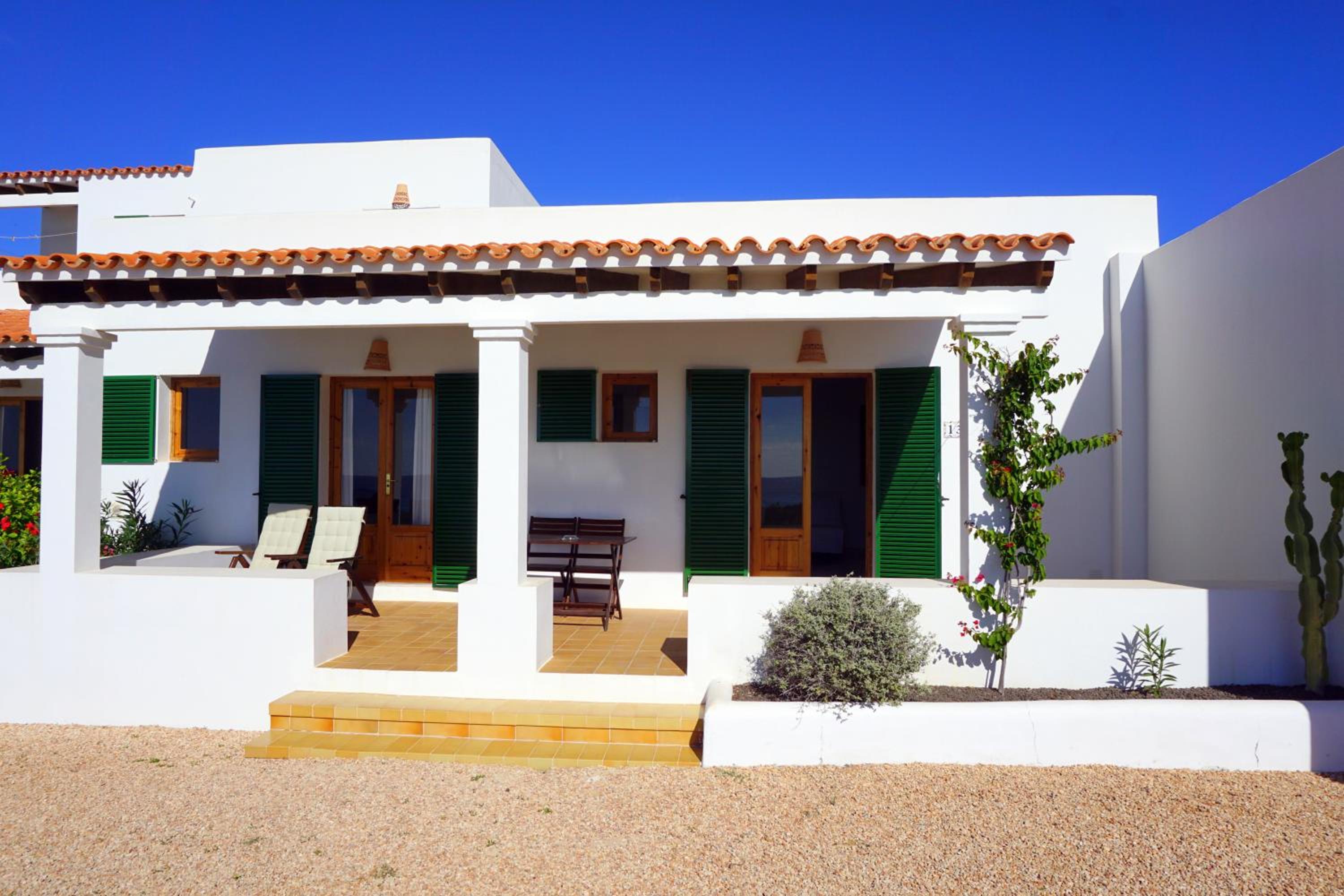 Deluxe Bungalow with Sea View - Photo 9