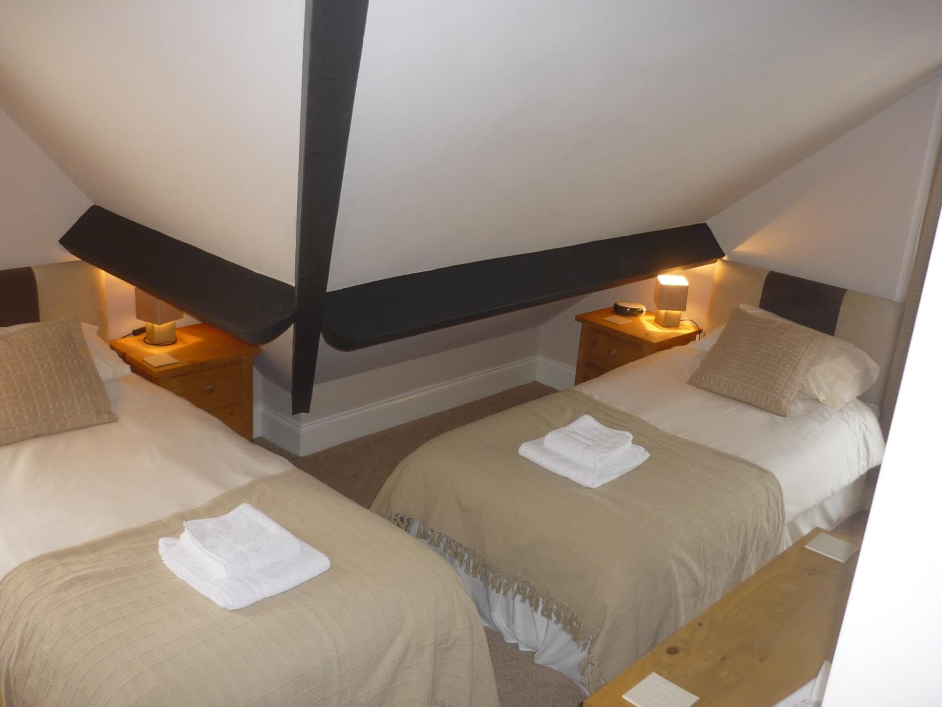 Standard Twin Room photo 3