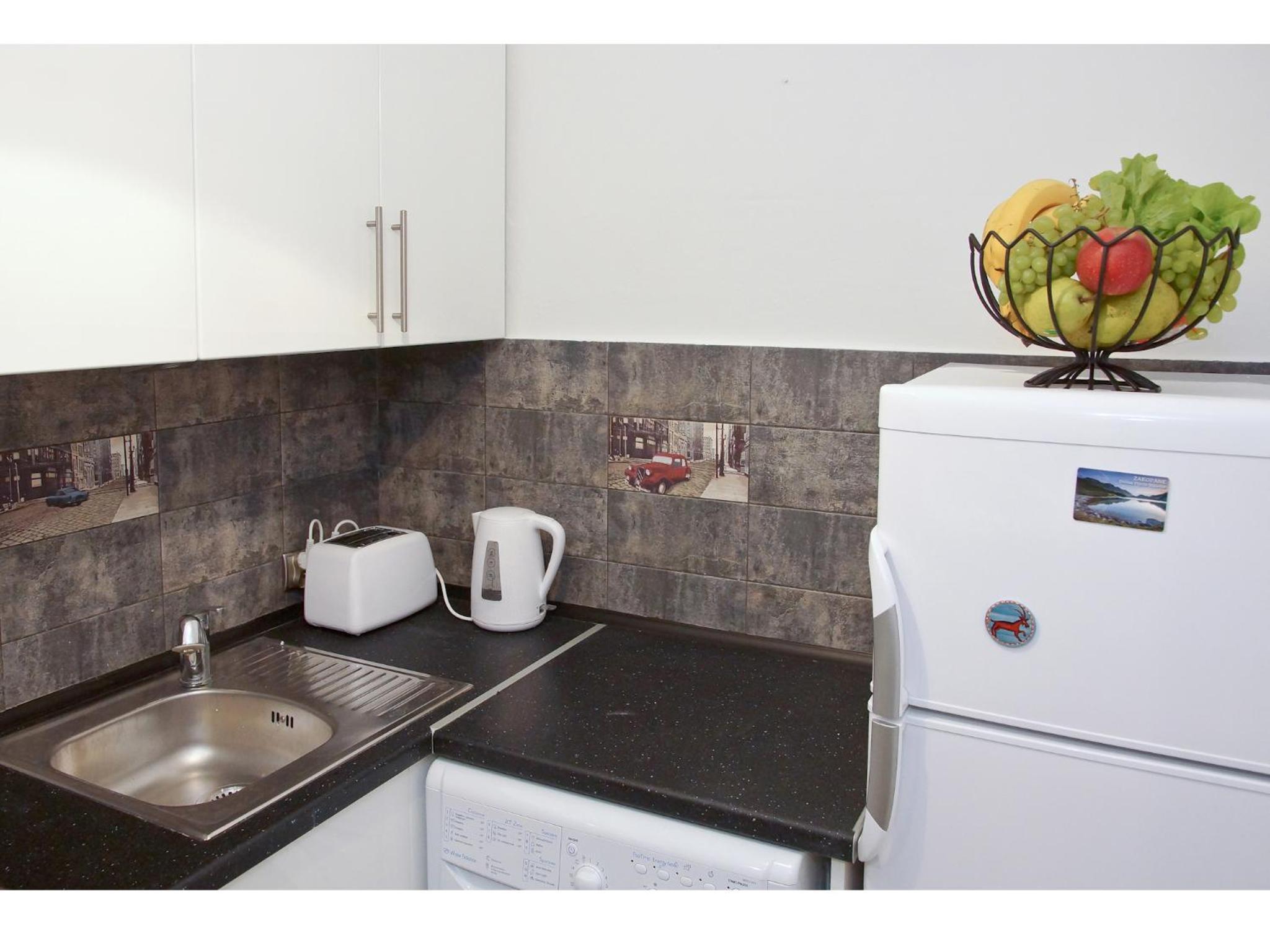 One-Bedroom Apartment - Photo 2