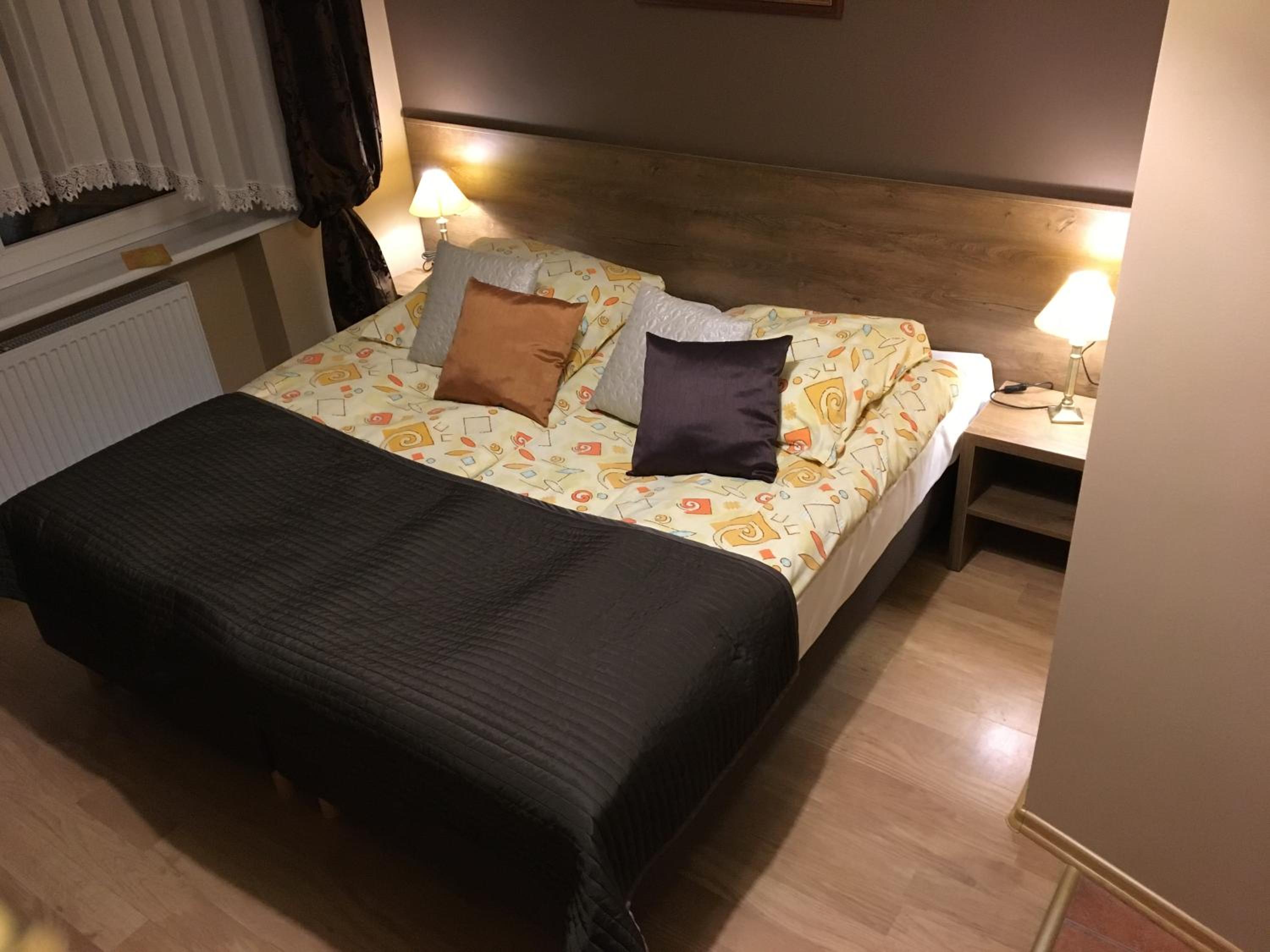 Standard Twin Room - Photo 2