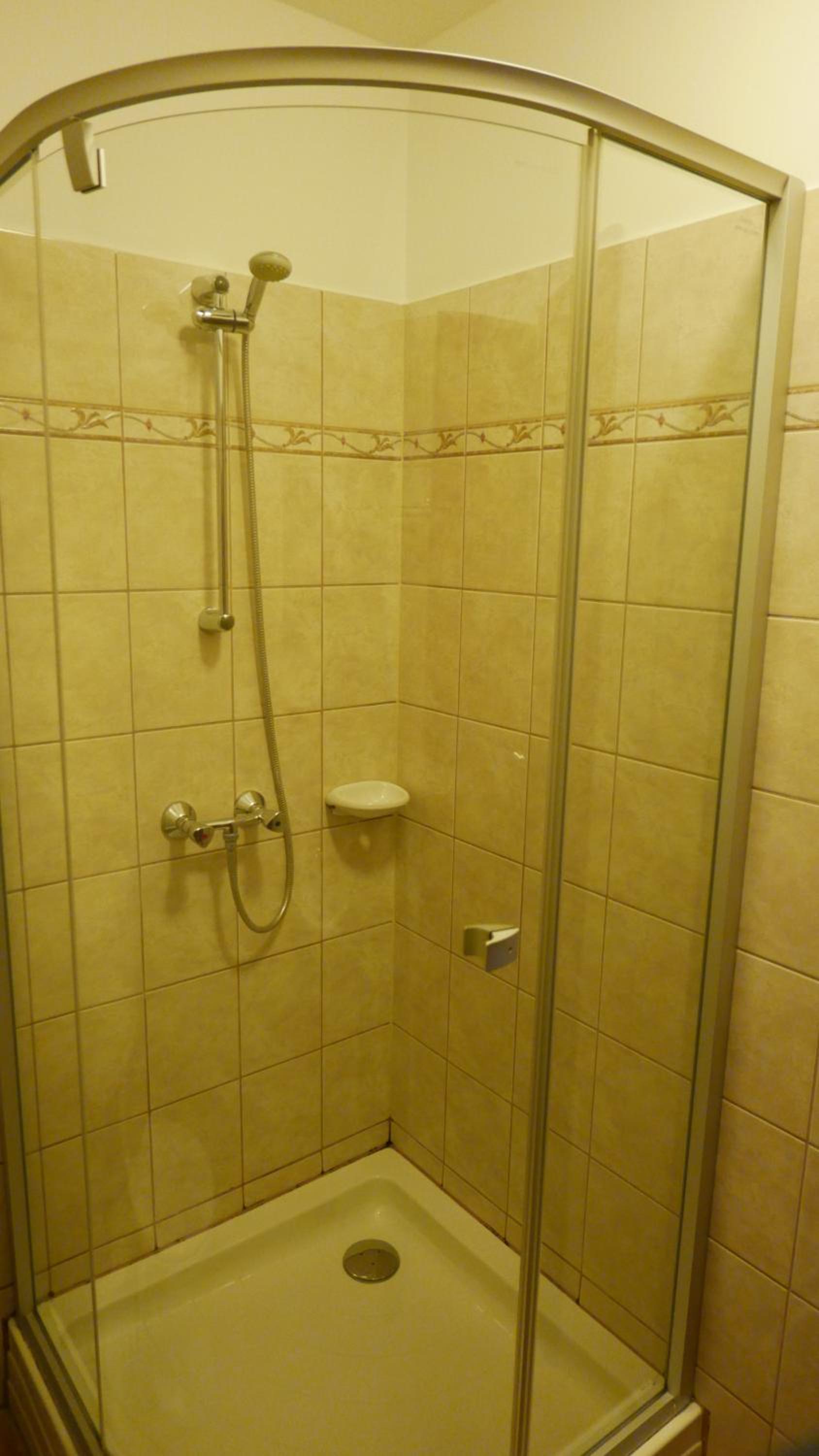 Small Twin Room - Photo 4