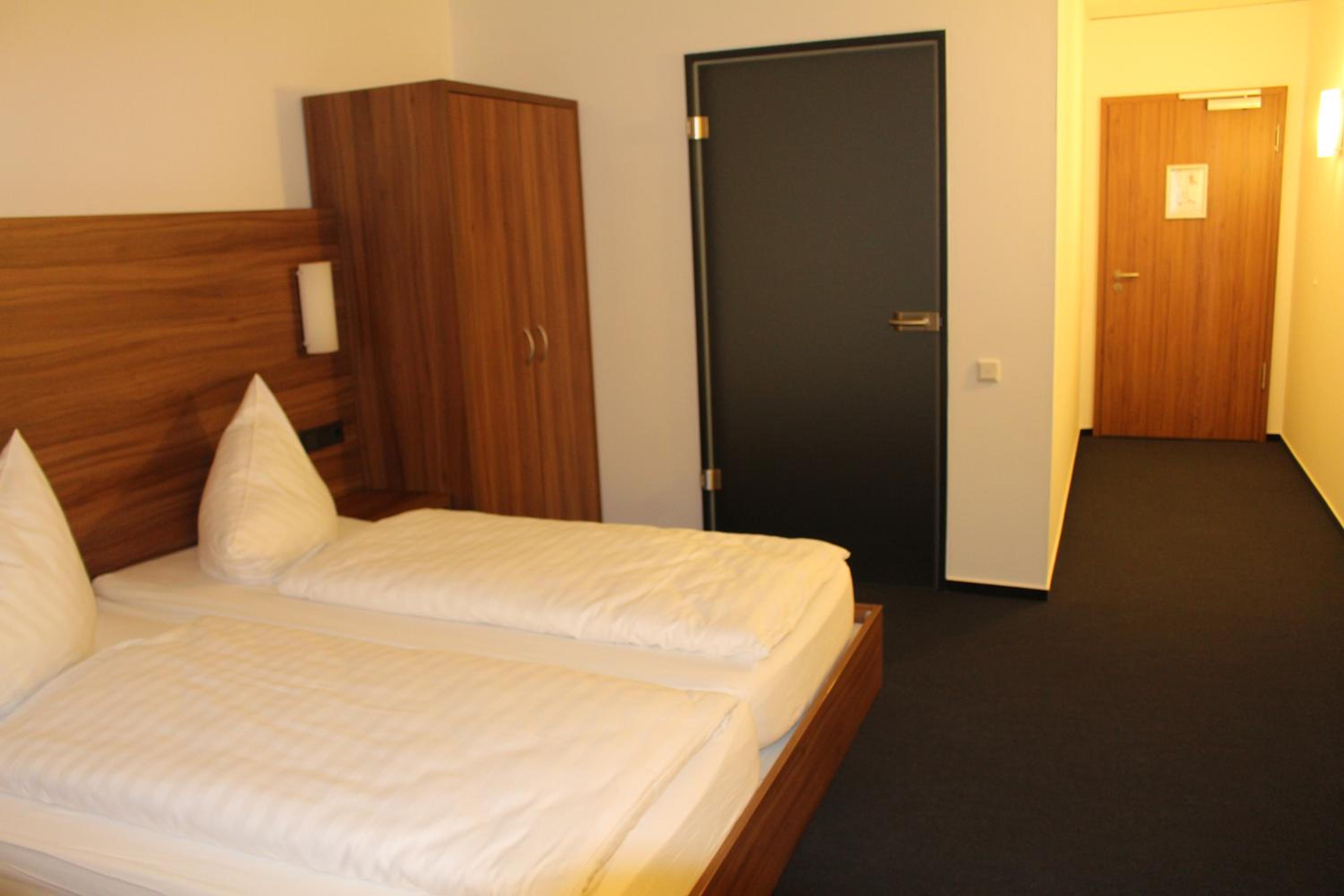 Large Double Room photo 2