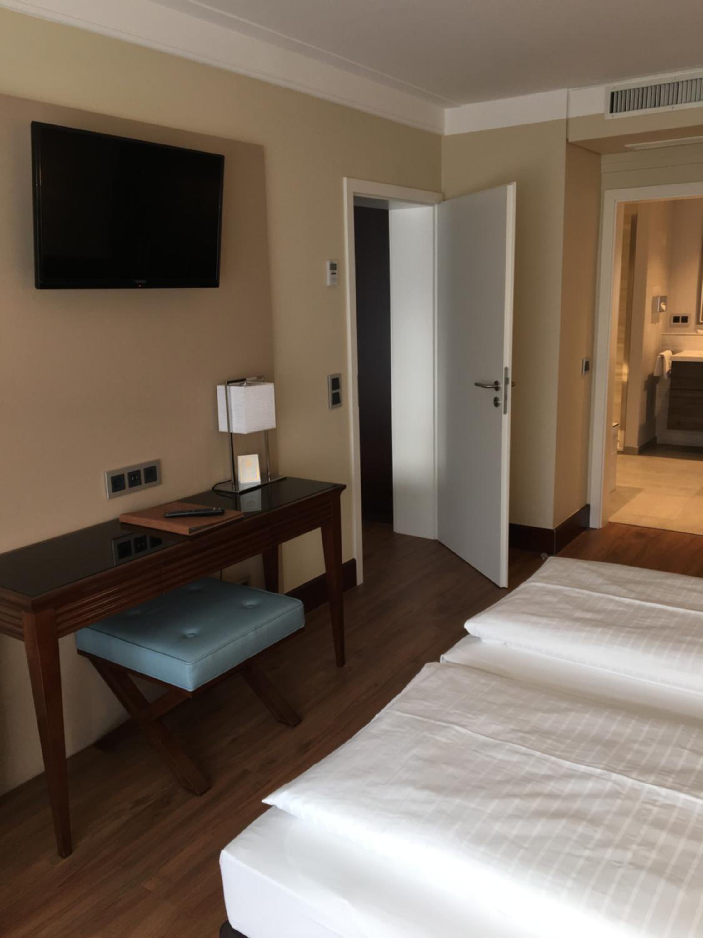 Deluxe Quadruple Room - Photo 8