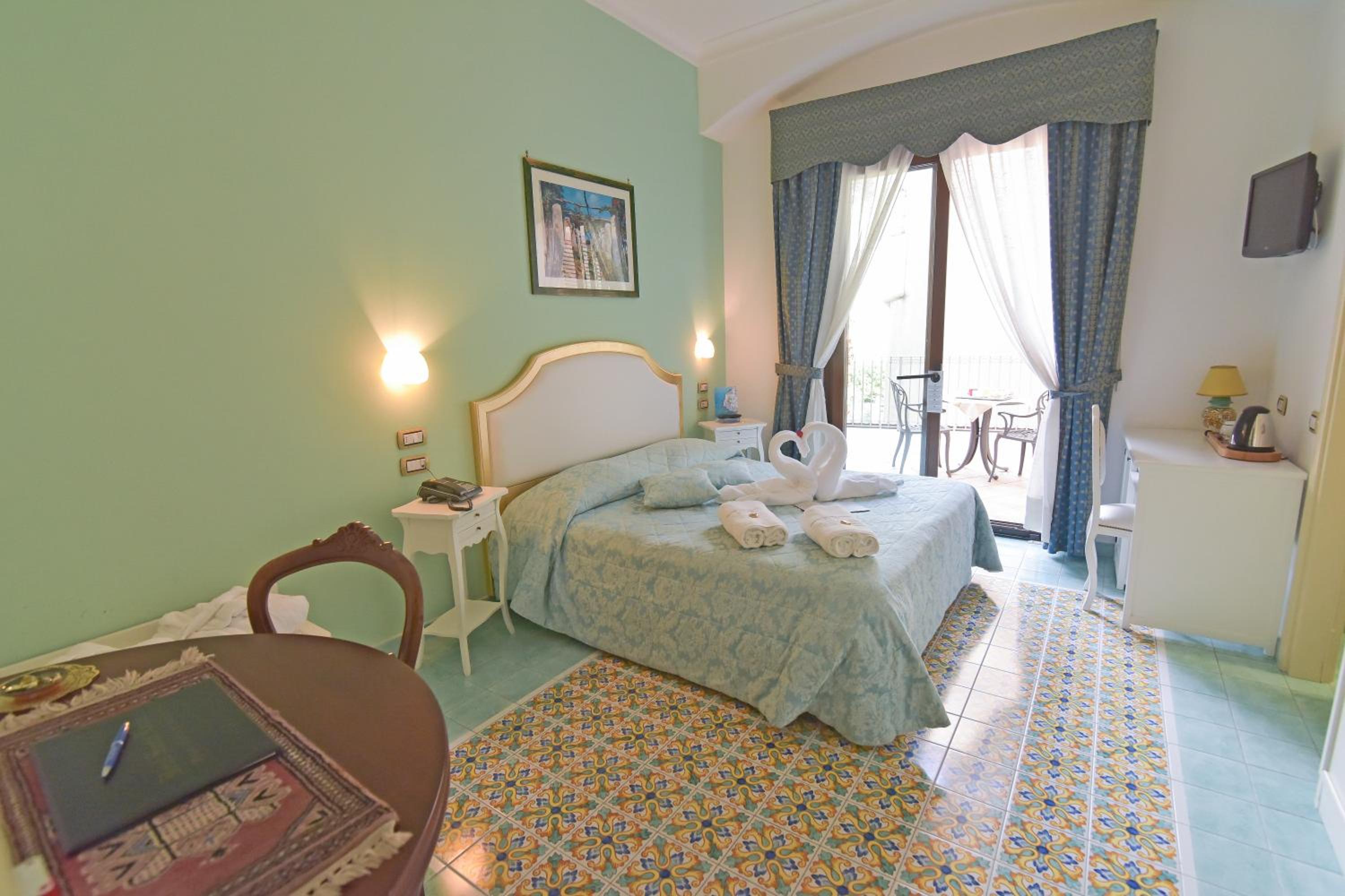 Superior Double Room - Photo 1