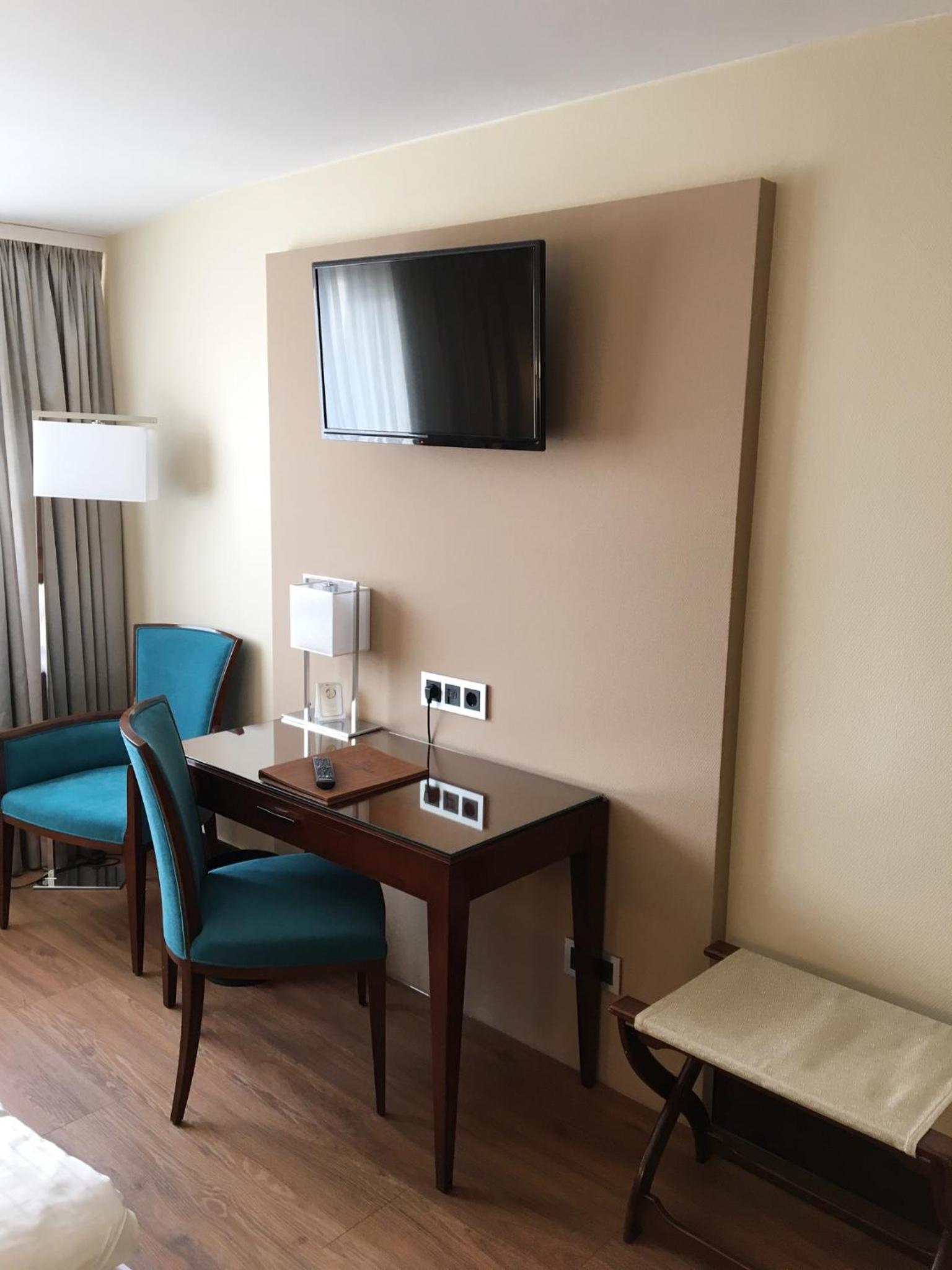 Deluxe Quadruple Room - Photo 1