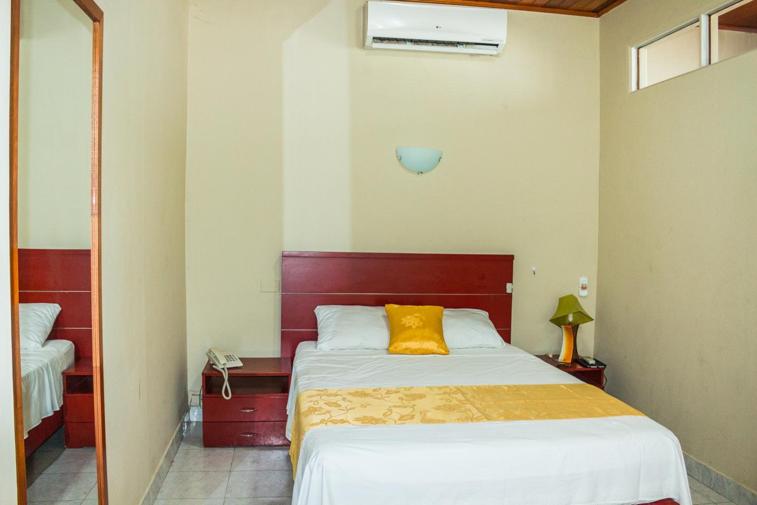 Single Room with Private Bathroom photo 1