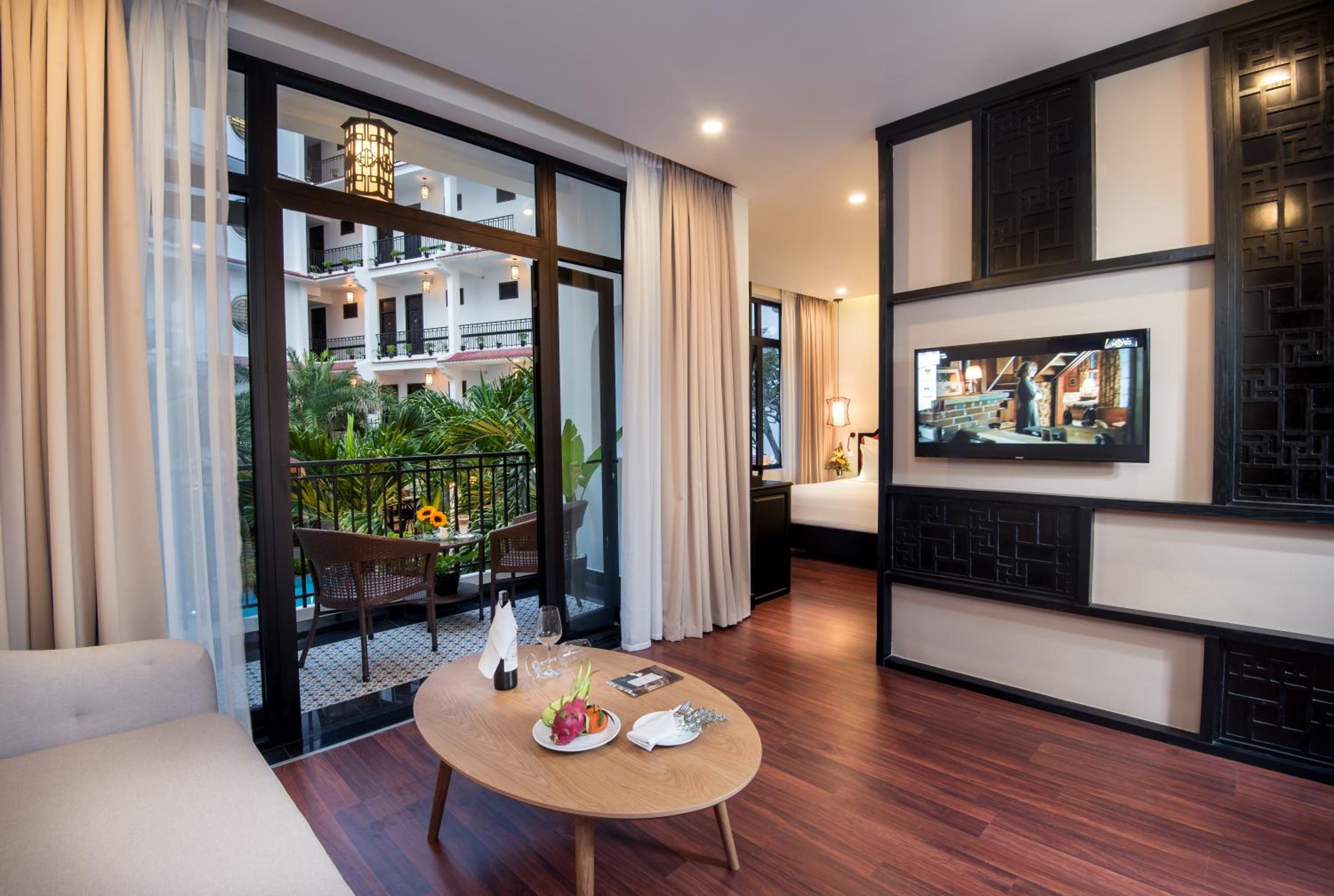 Suite with Balcony - Daily Aroma Massage Inclusive For 2 pax photo 1