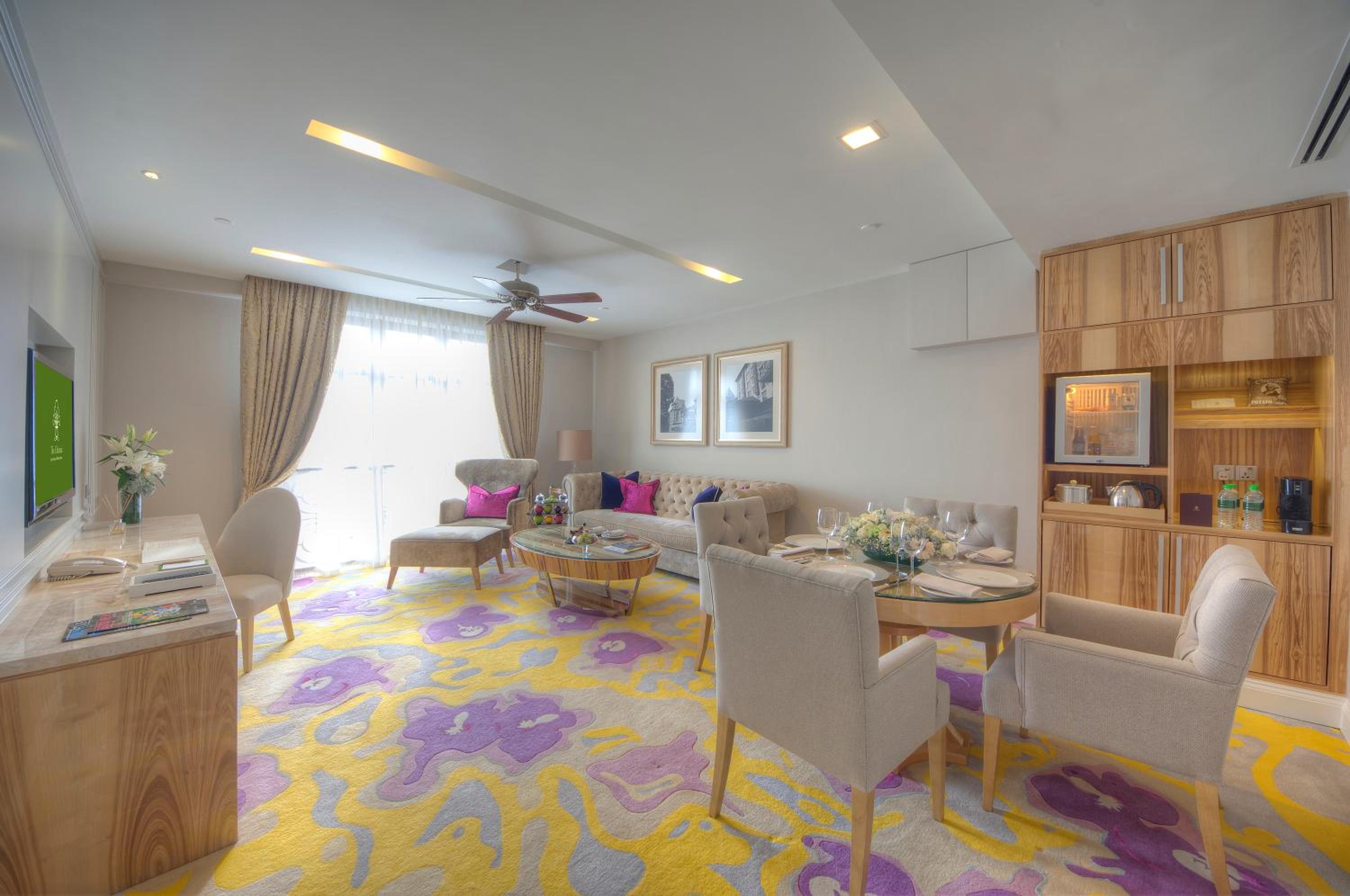 Two-Bedroom Suite - Photo 4