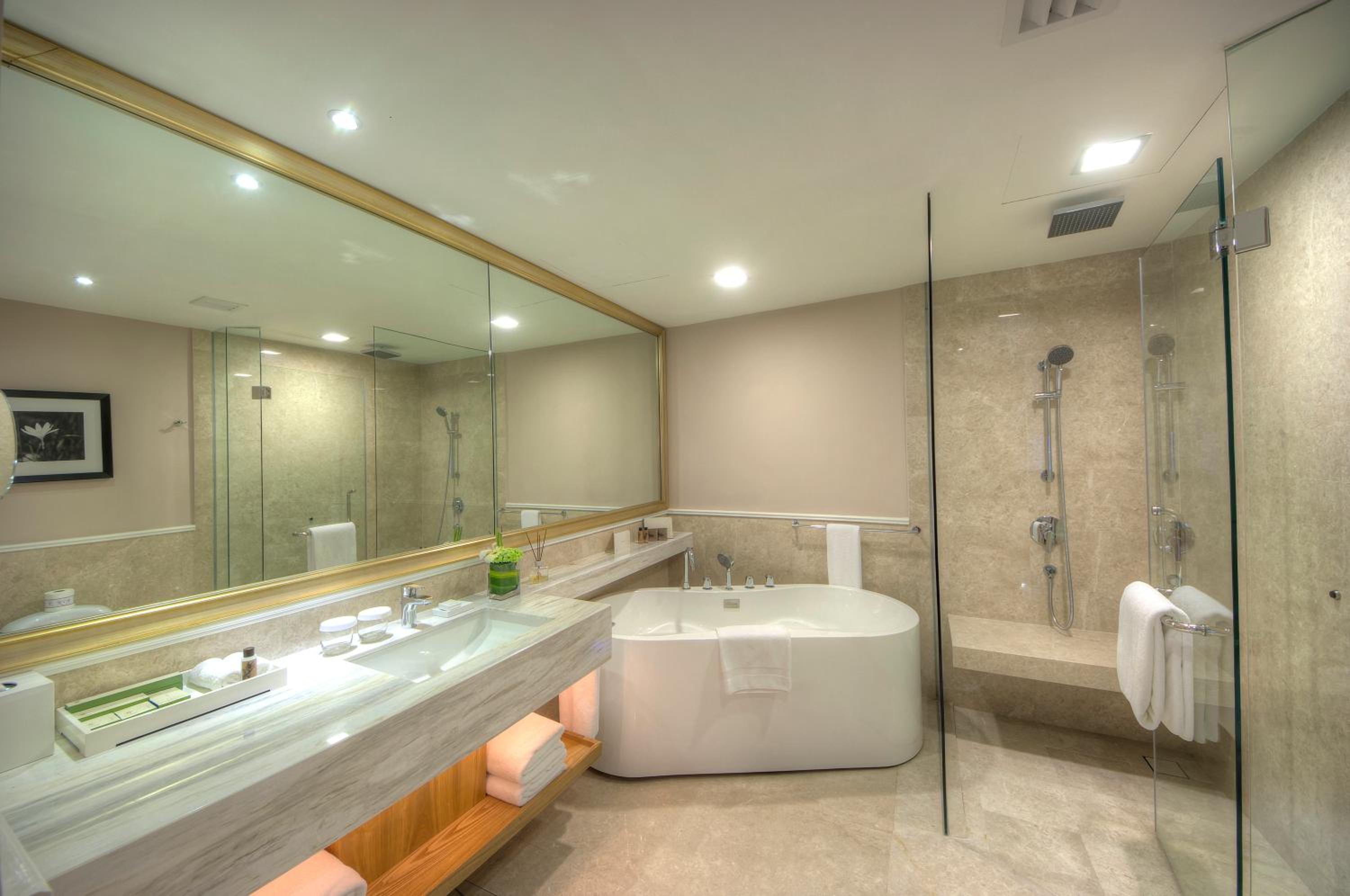 Two-Bedroom Suite - Photo 3