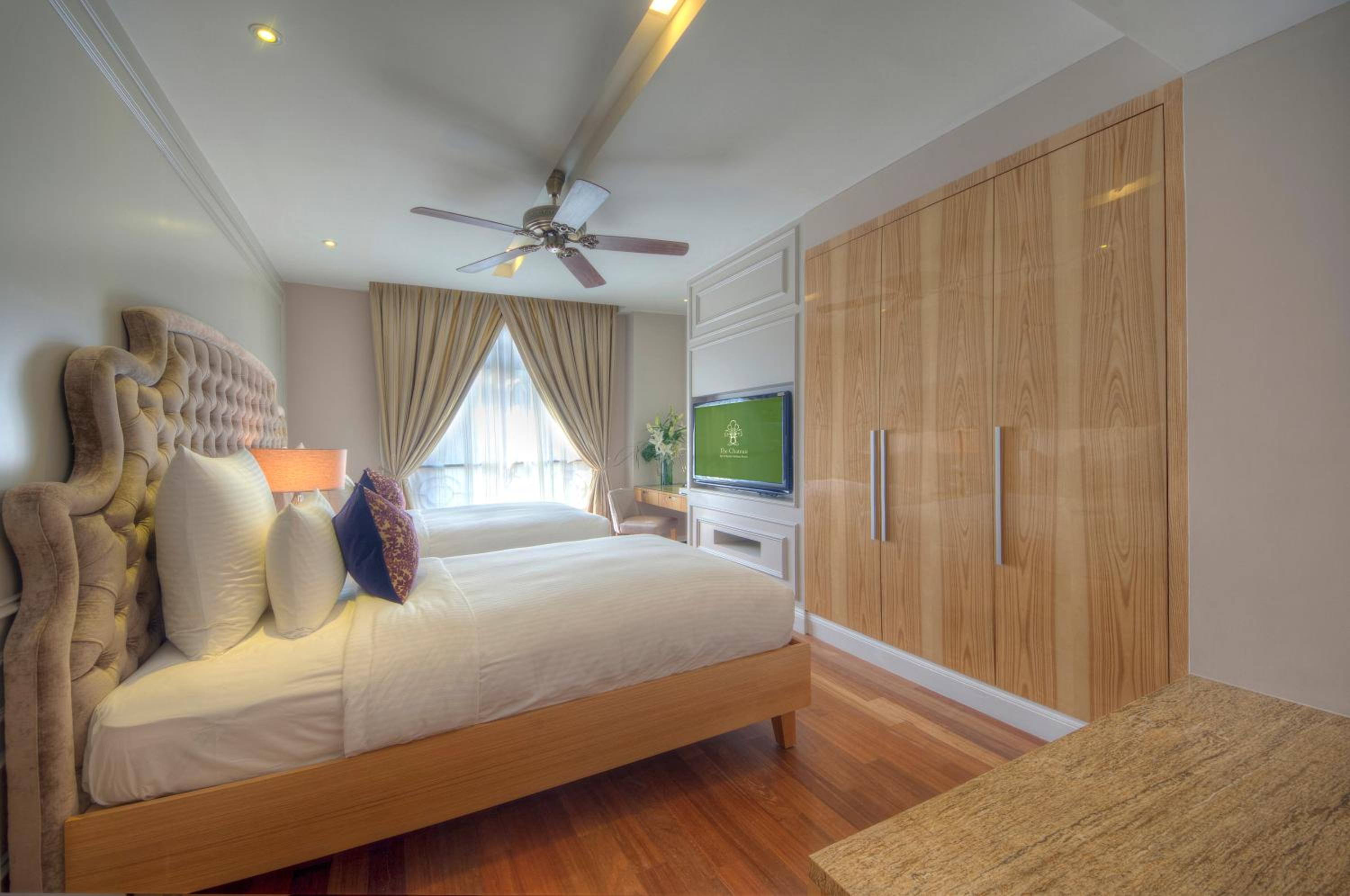 Three-Bedroom Suite - Photo 2