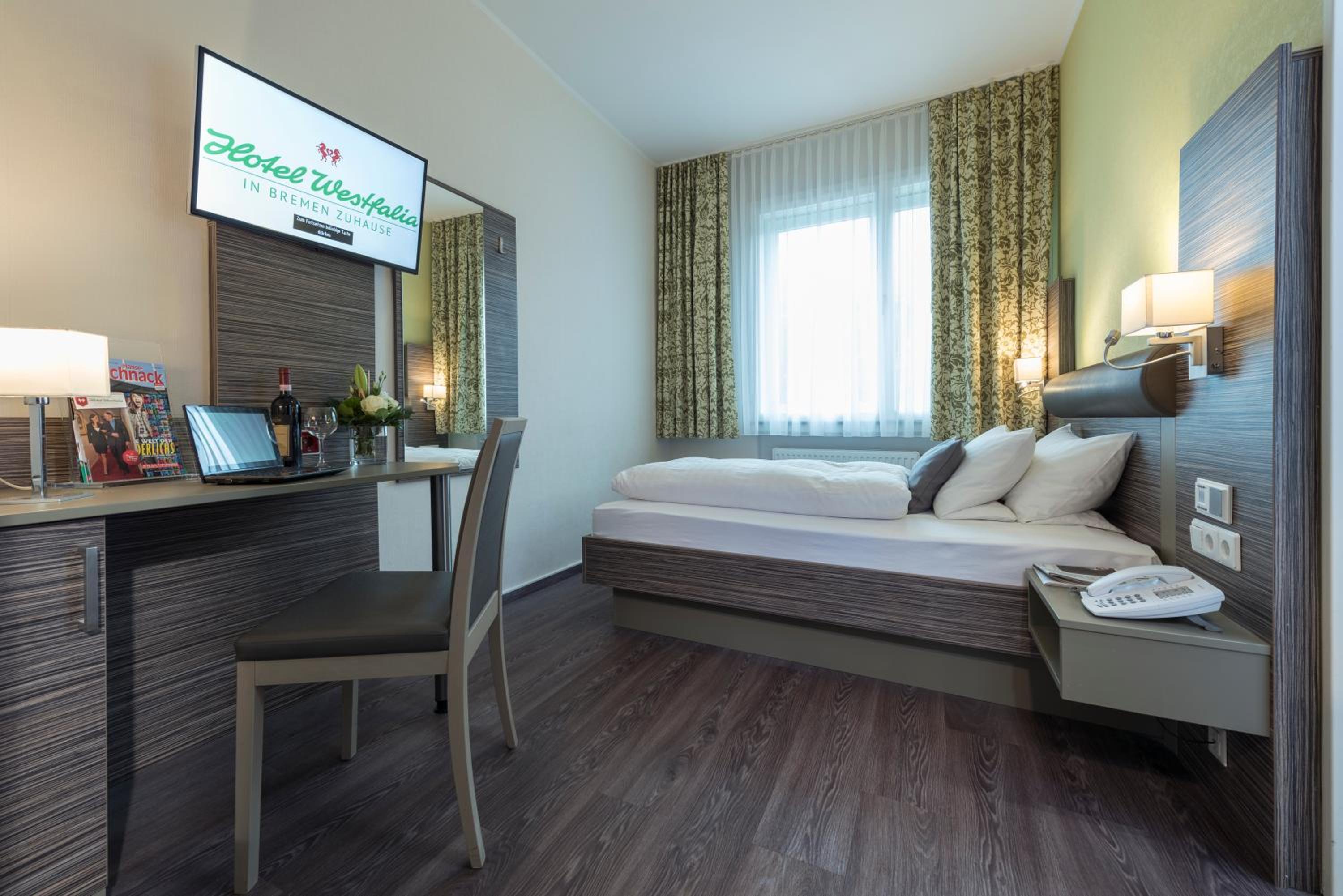 Standard Double or Twin Room - Photo 10