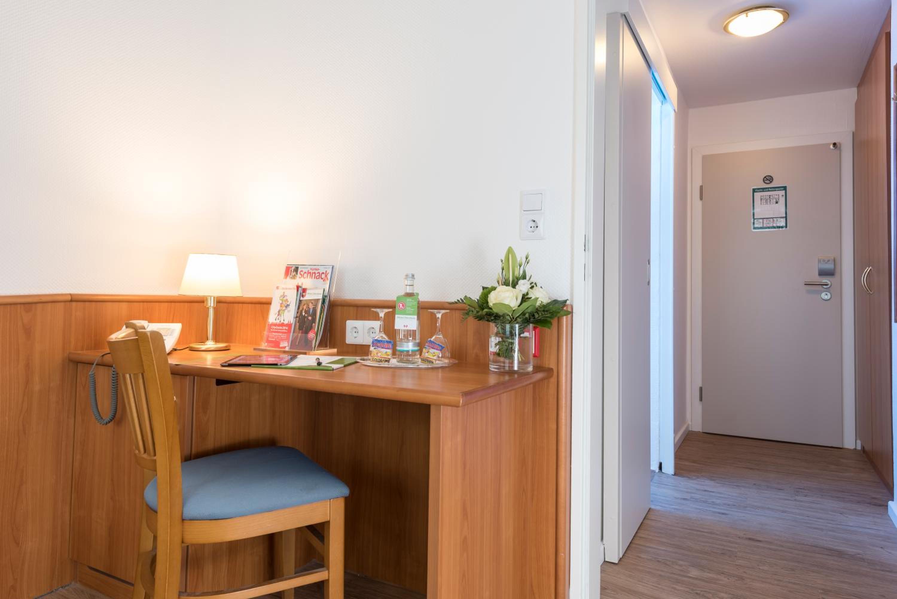 Standard Double or Twin Room - Photo 3