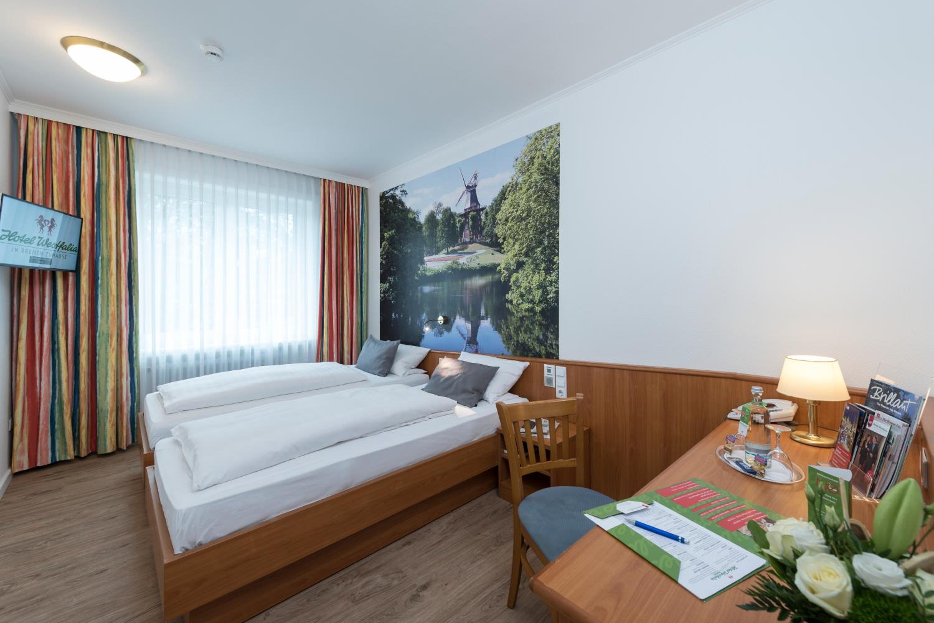 Standard Double or Twin Room - Photo 8