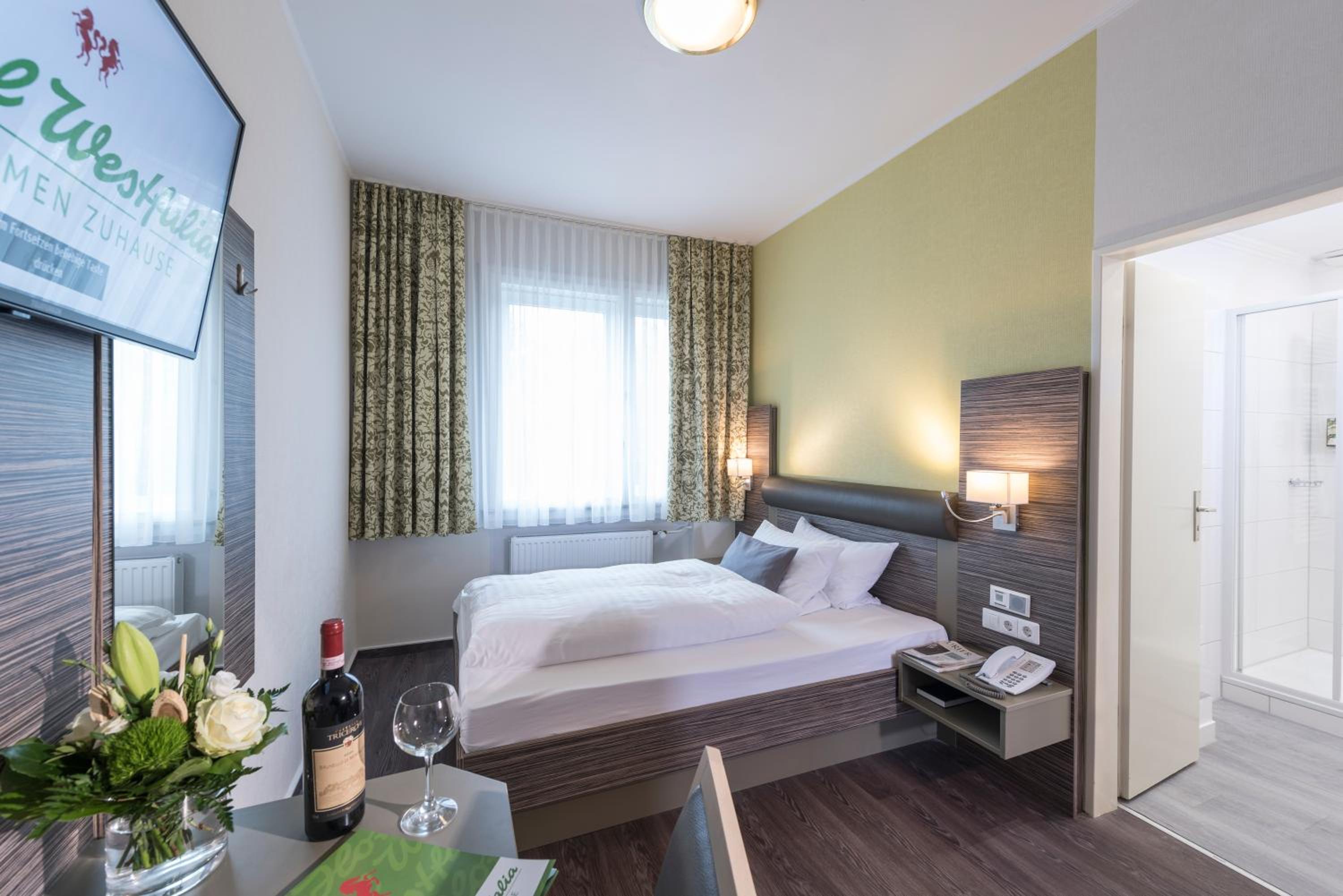 Standard Double or Twin Room - Photo 1