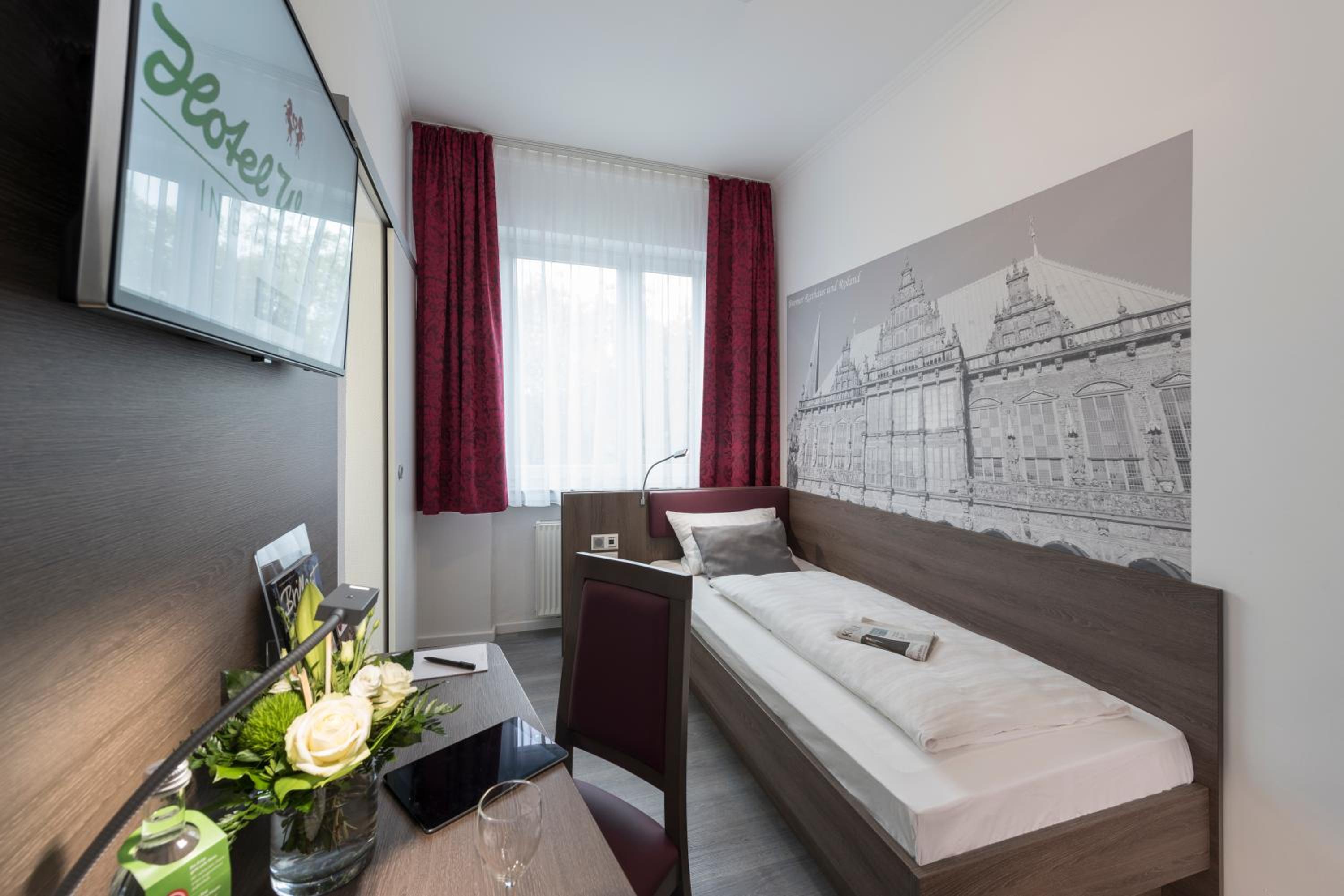 Single Room with Street View