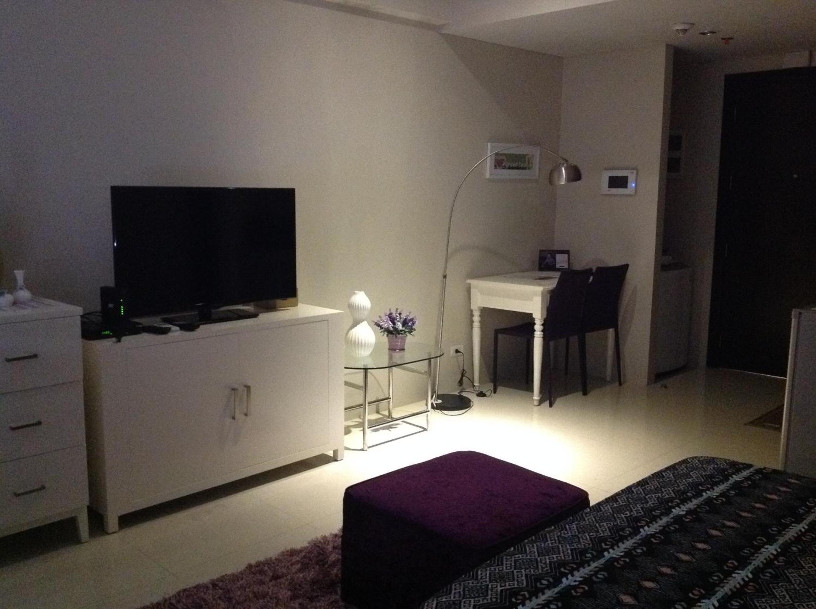 Studio with Balcony - Photo 1