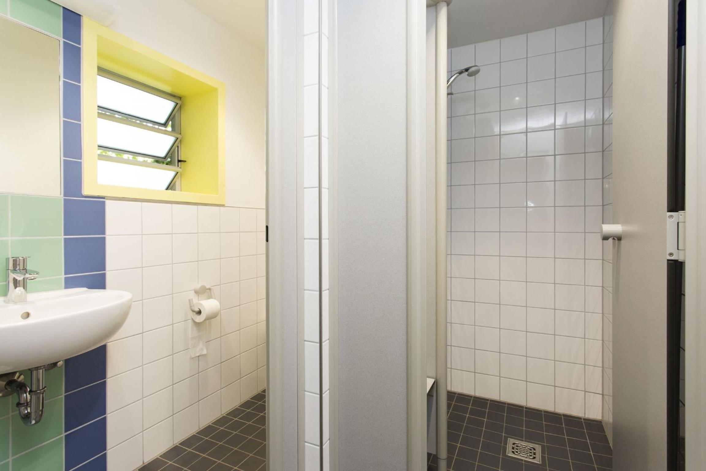 Twin Room with Bathroom photo 3