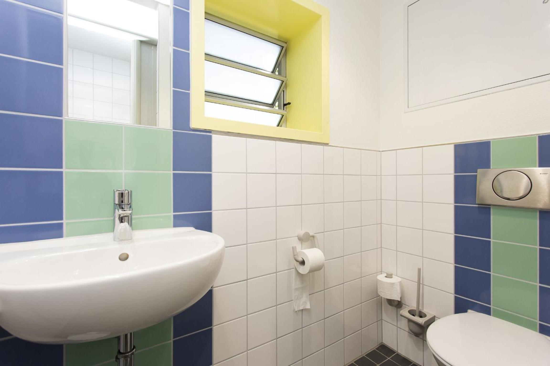 Twin Room with Bathroom photo 3