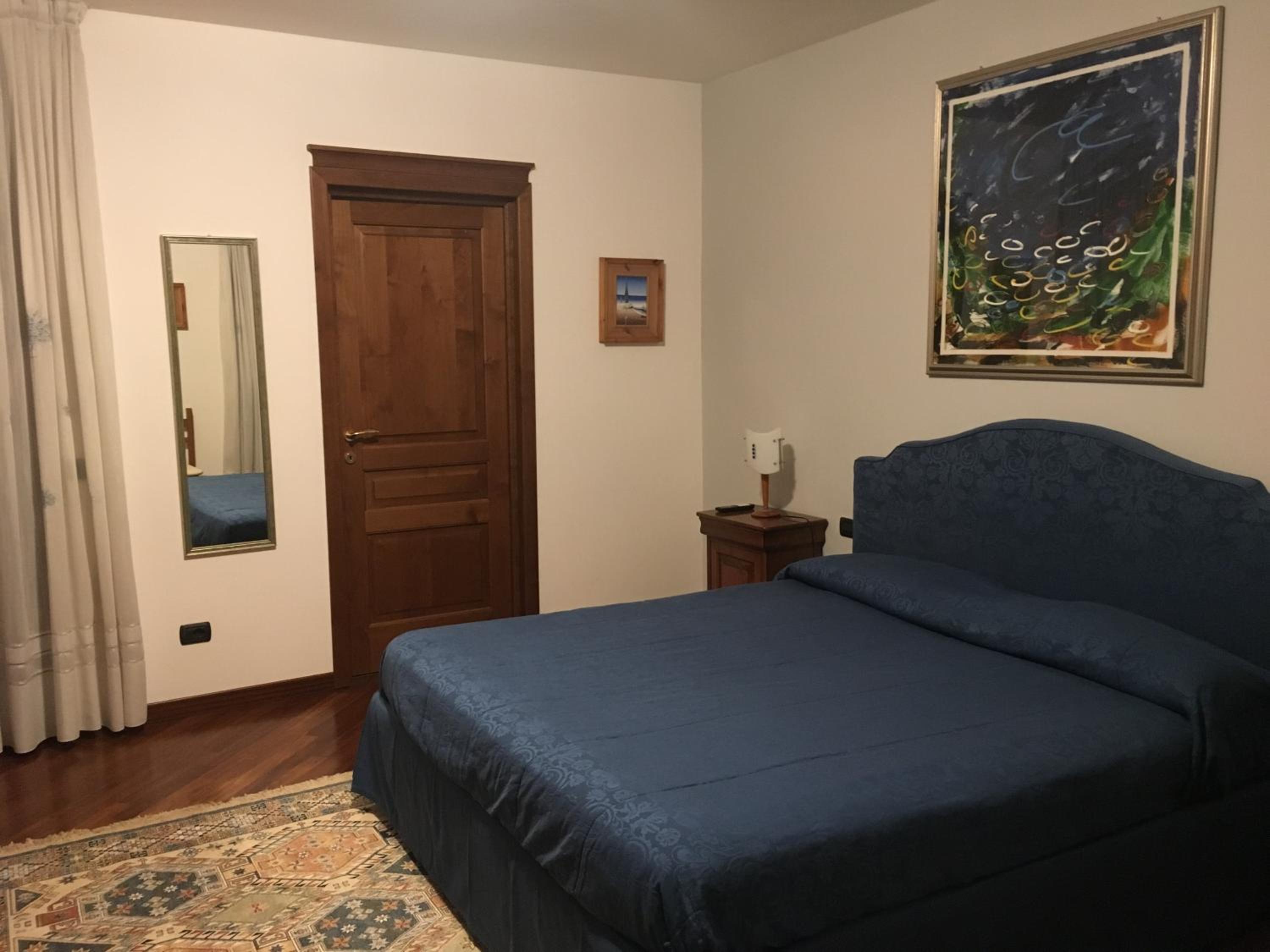 Double Room with Private Bathroom photo 2