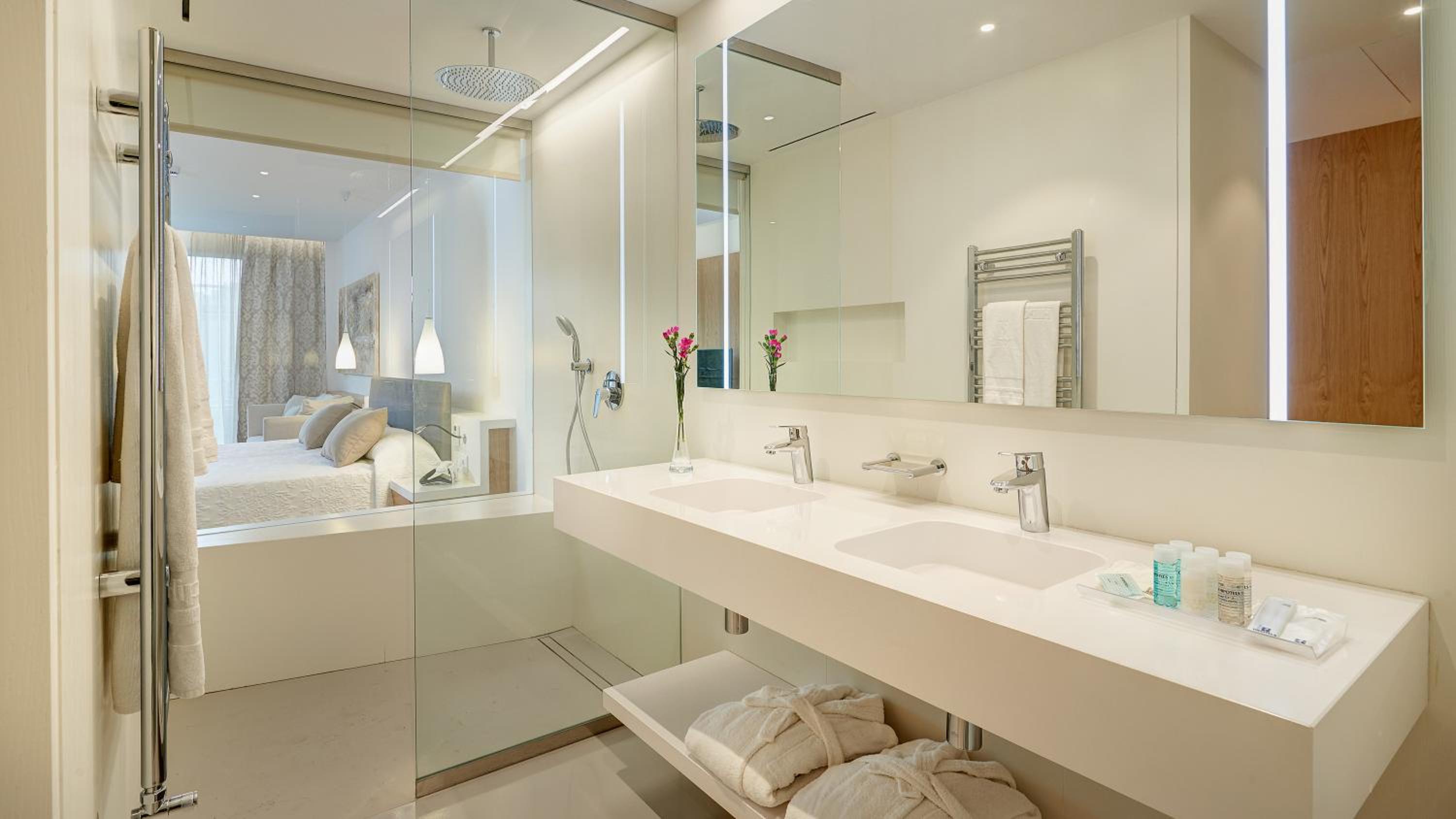 Habitación Doble con Vista a la Piscina