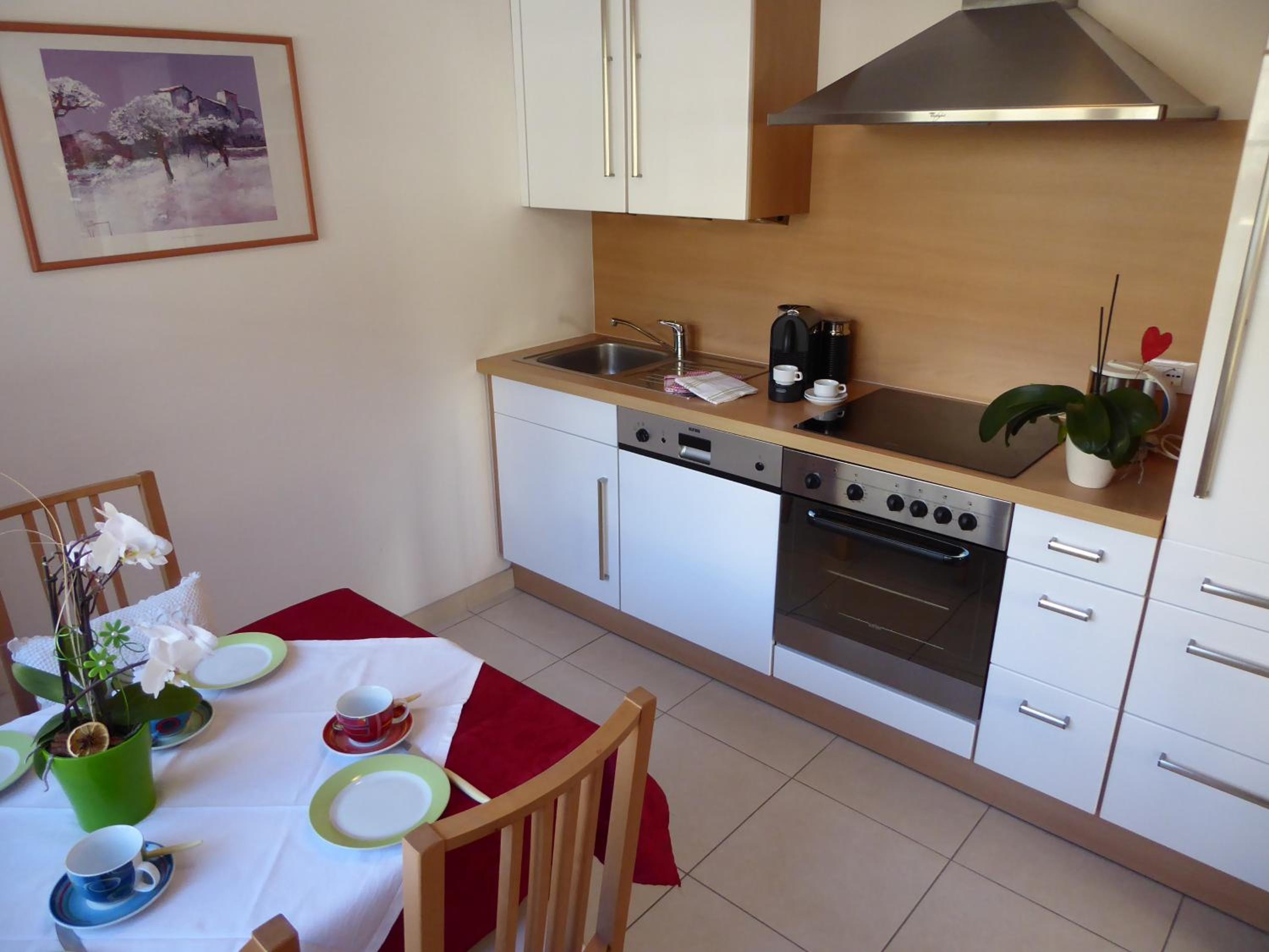 One-Bedroom Apartment - Photo 3