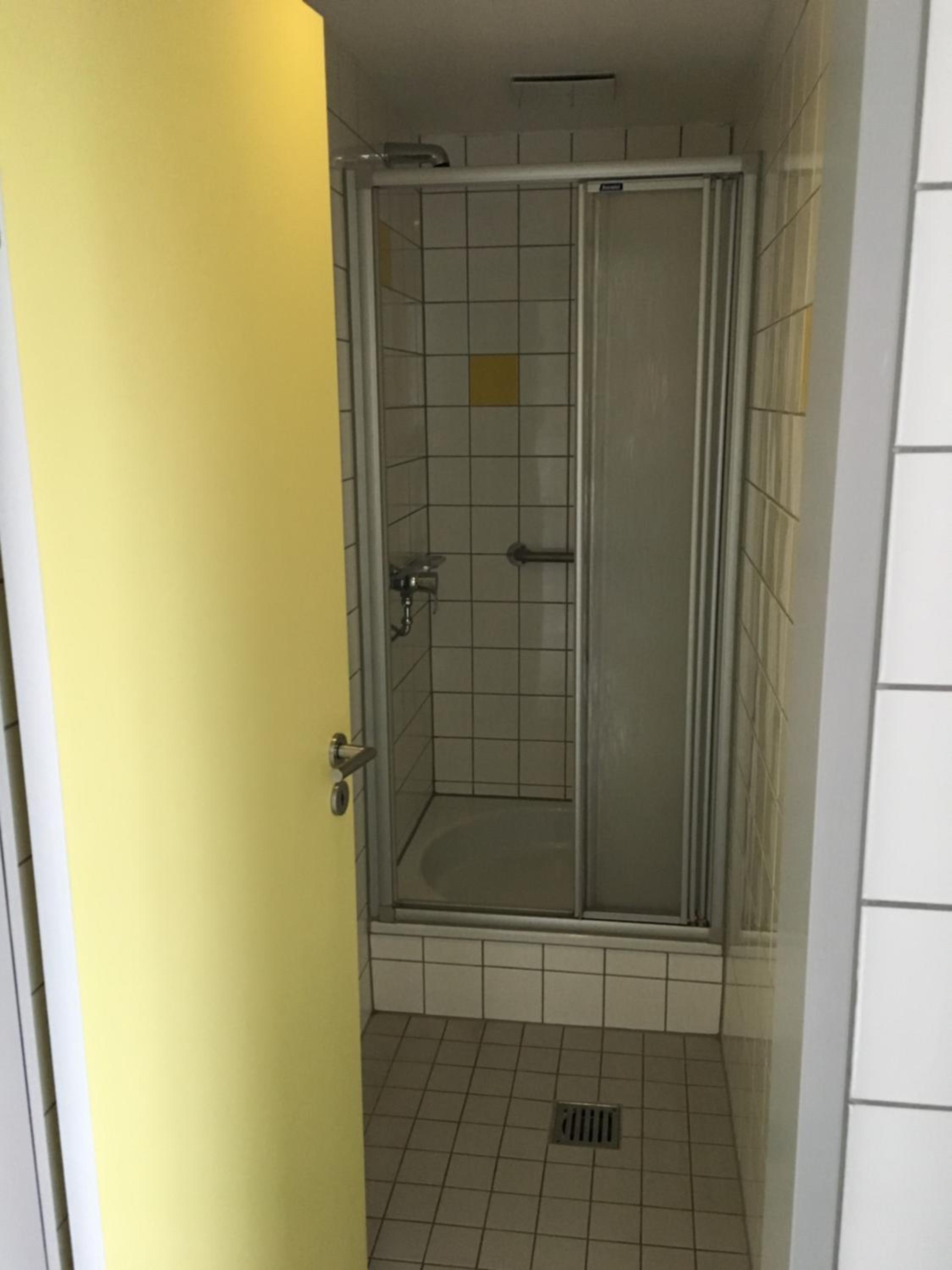 Twin Room with Shared Bathroom photo 2