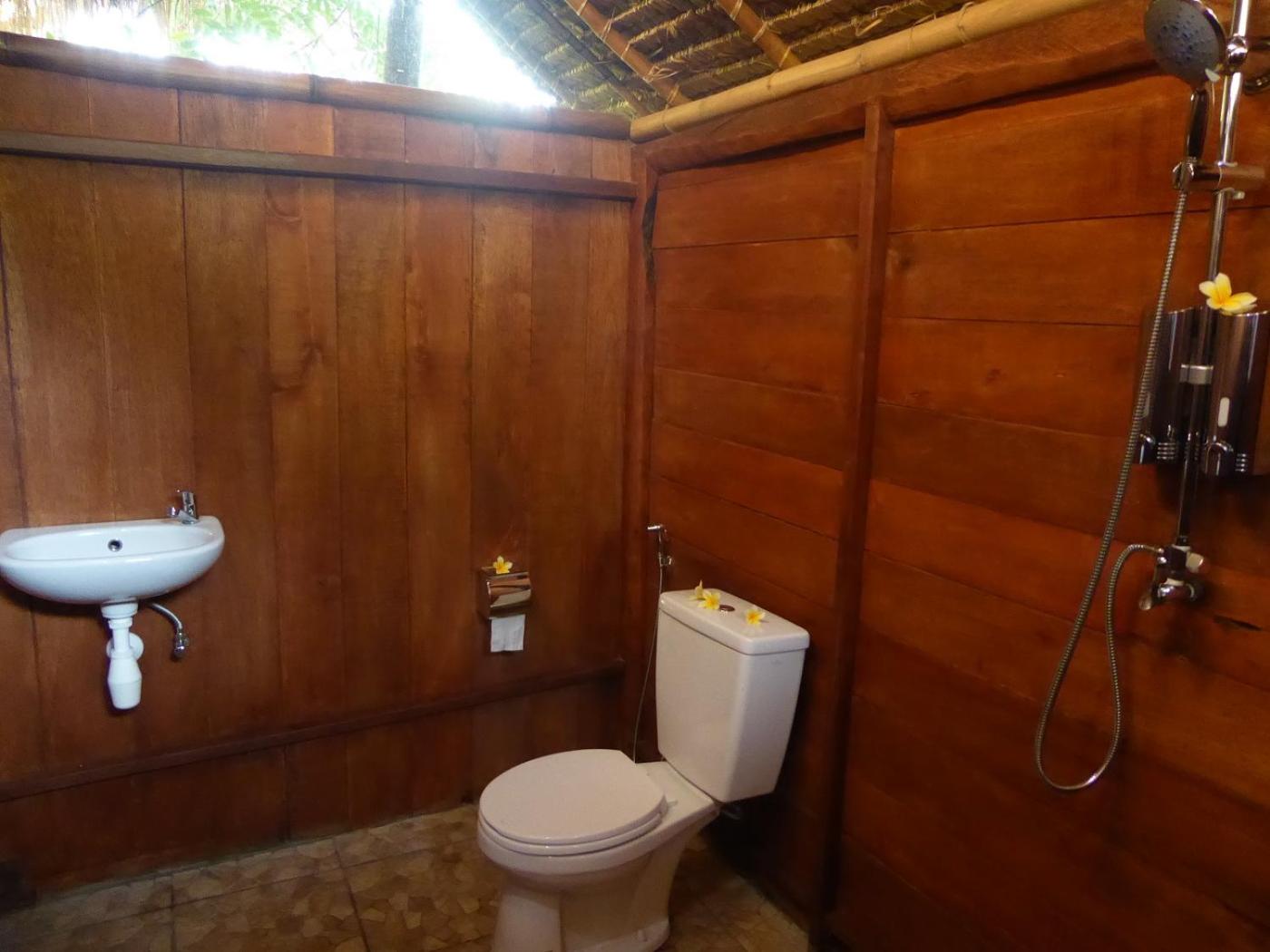 Deluxe Bungalow with Garden View - Photo 3