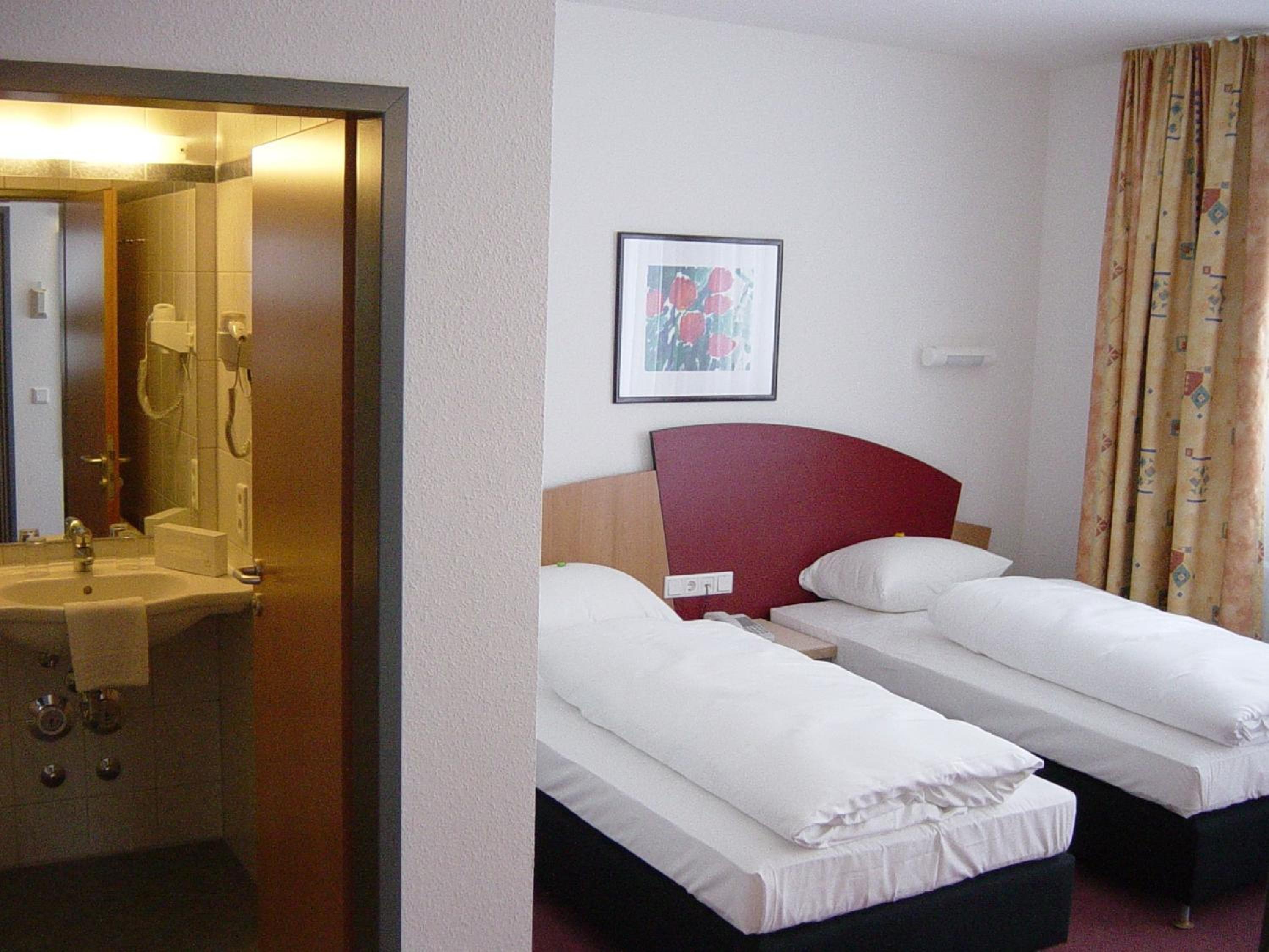 Double Room - Photo 2