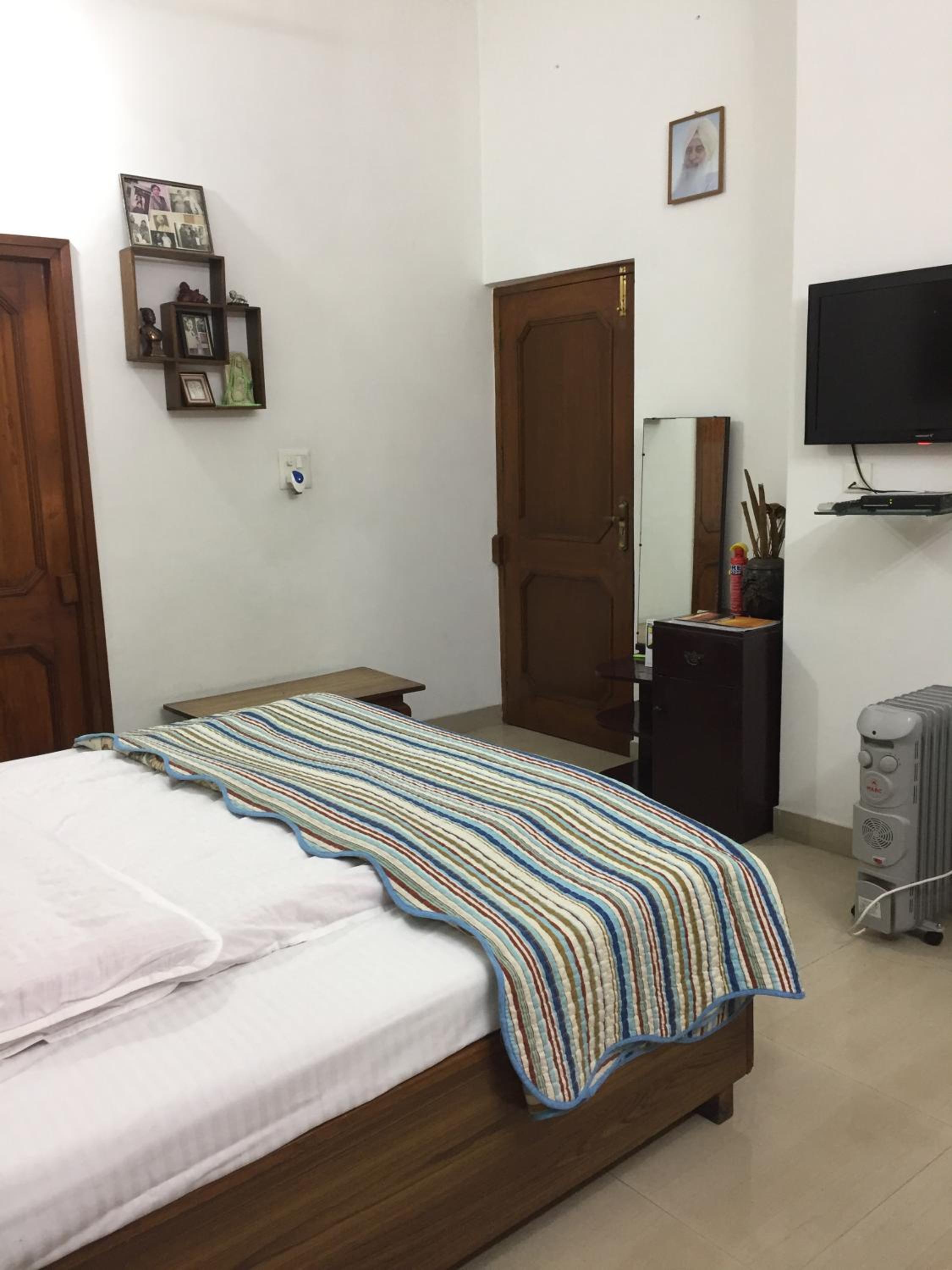 Deluxe Double Room with Bath photo 3