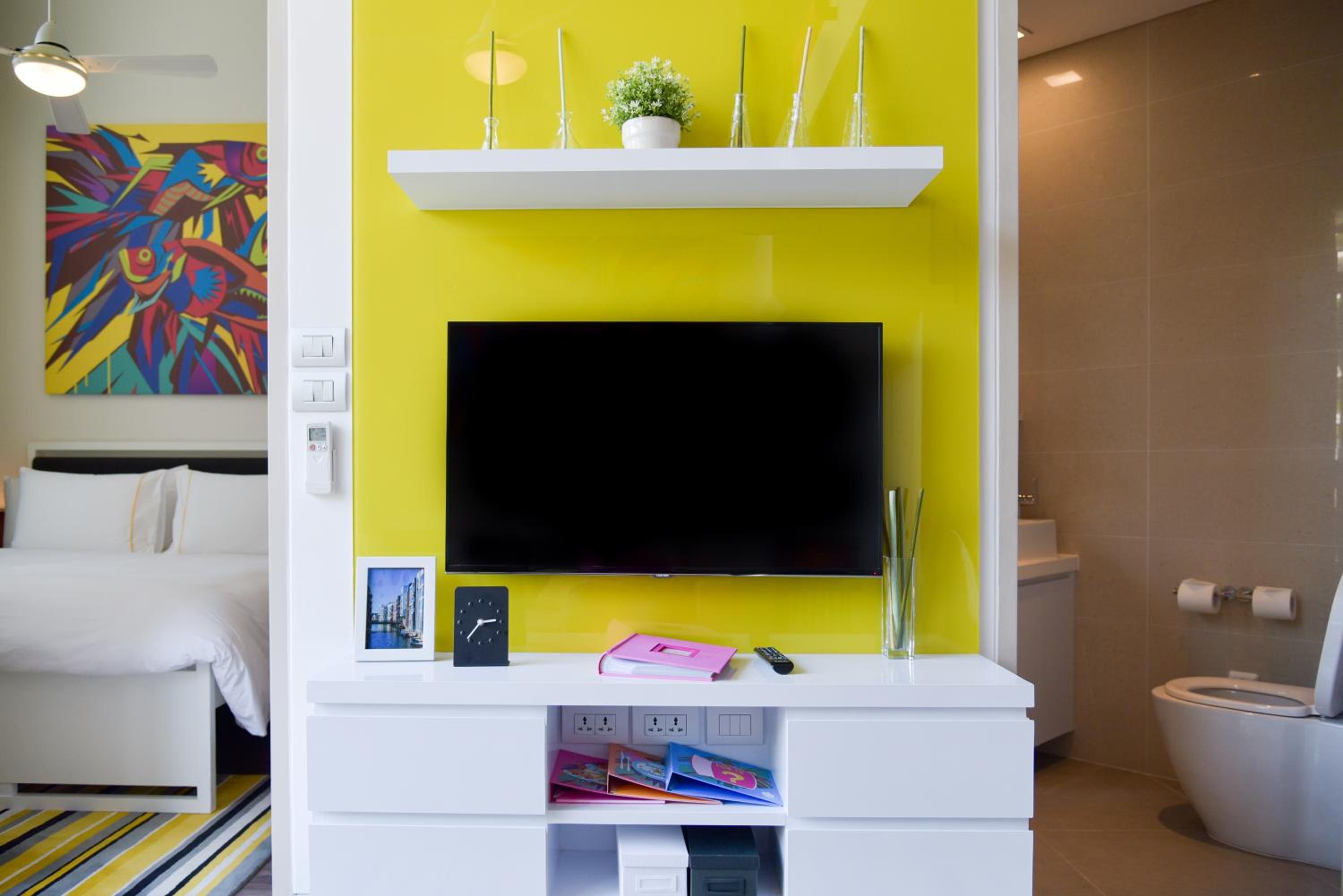 Two-Bedroom Suite with Lagoon