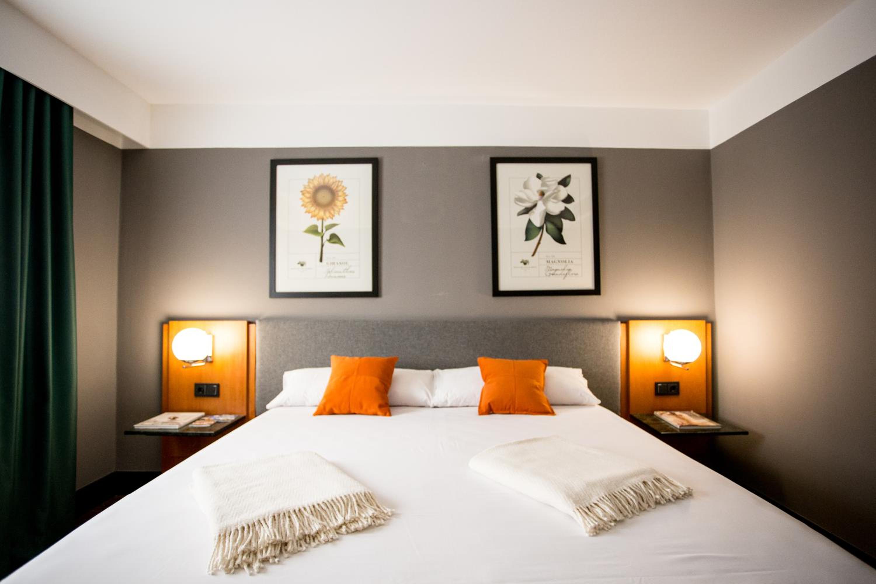 Double Room (2 Adults + 1 Child) - Photo 10