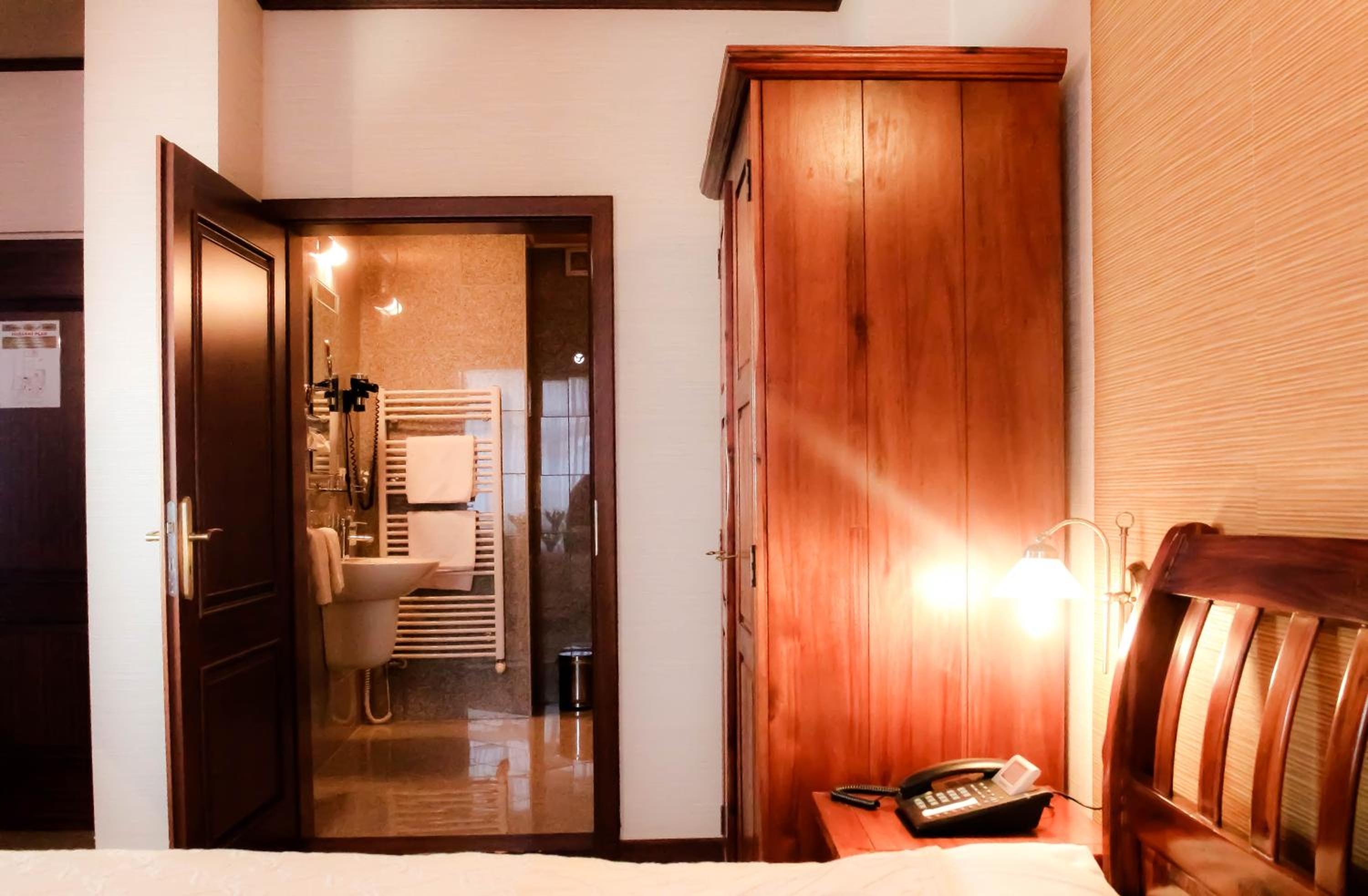 Standard Double Room - Photo 2