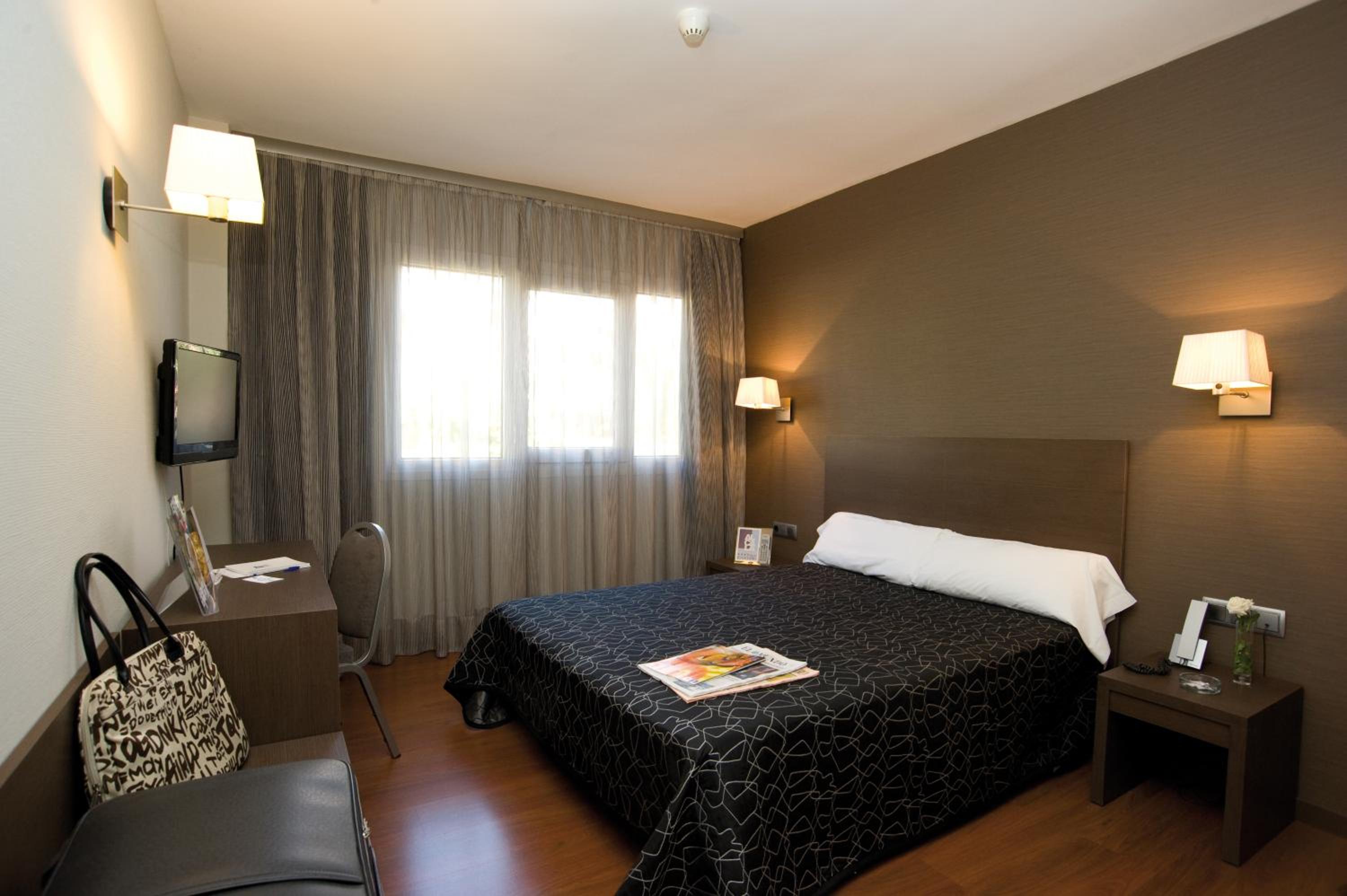 Double or Twin Room - Photo 1