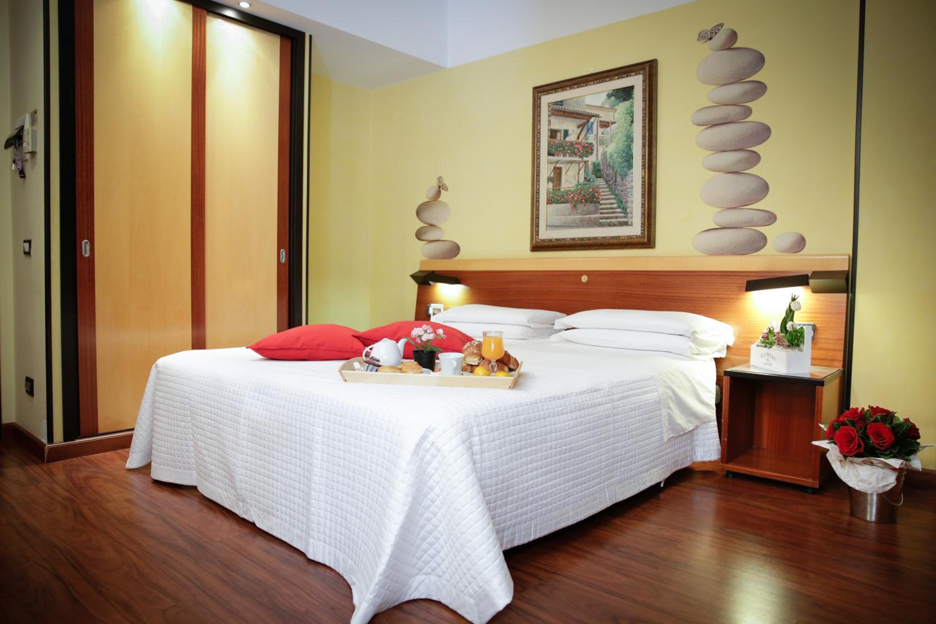 Triple Room - Photo 2