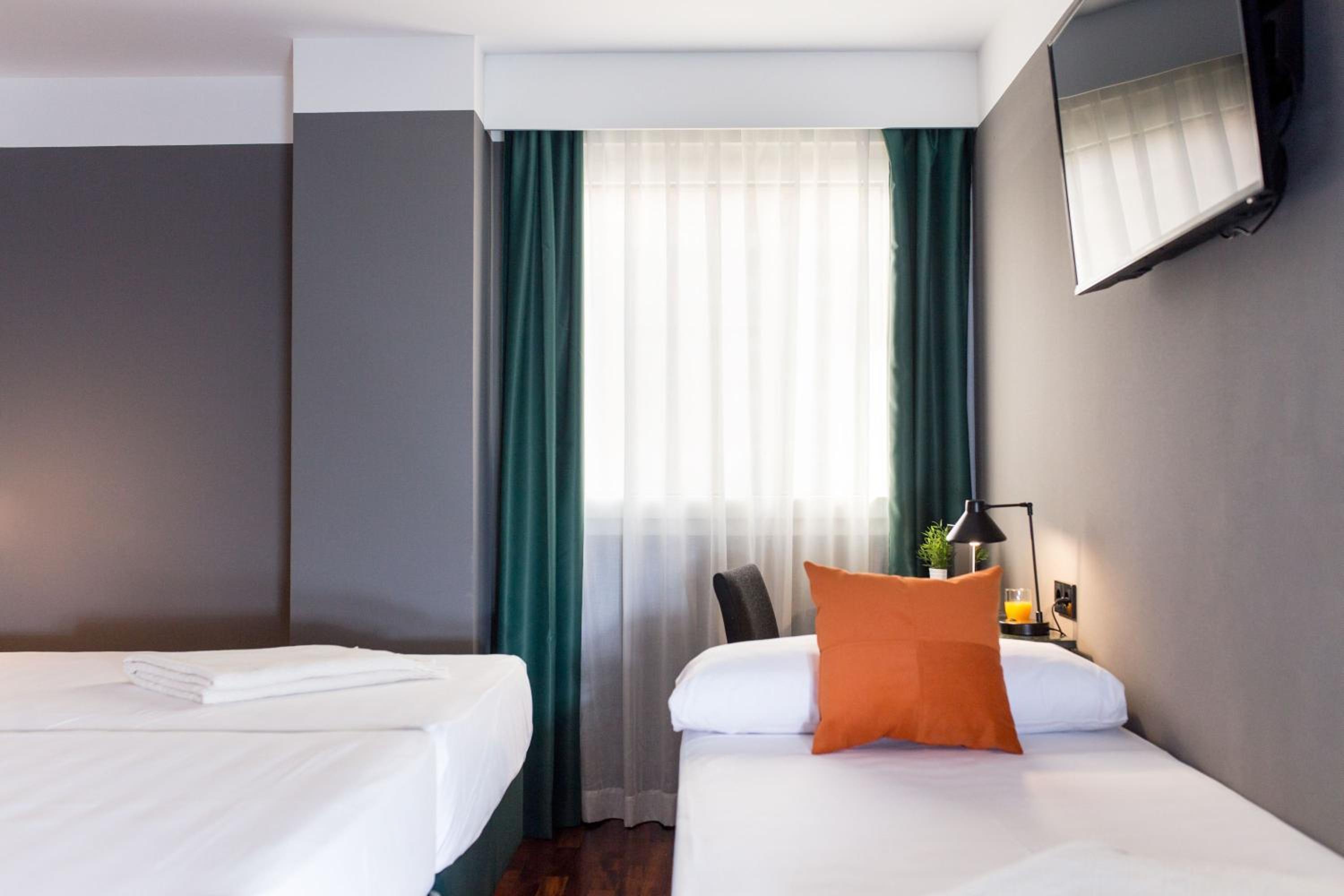 Triple Room - Photo 8